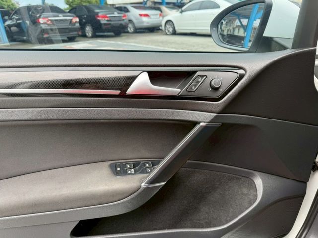 七代GOLF 安卓機 倒車顯影 雙區恆溫 後出風口 定速 方控  第10張相片