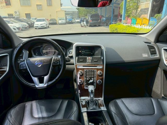 雙前電動椅 雙曲恆溫 電動尾門 定速 方控 快撥  第5張相片