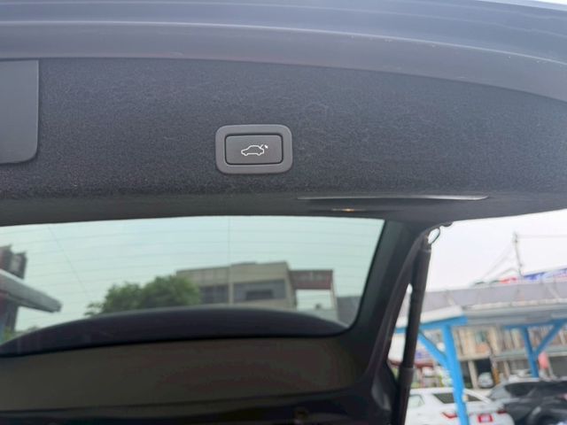 雙前電動椅 雙曲恆溫 電動尾門 定速 方控 快撥  第12張相片