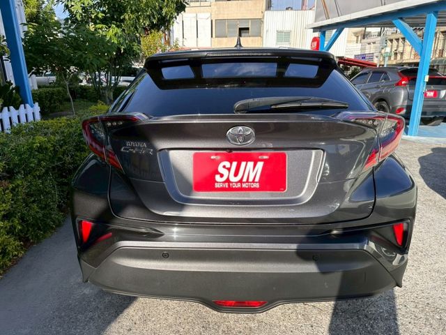 C-HR 1.2豪華版 渦輪增壓 環景 免鑰匙摸門 雙區恆溫 雙電熱椅 電動靠腰 方控  第4張相片
