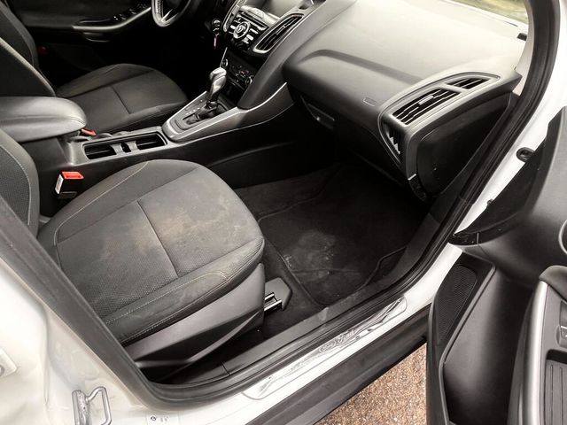 FORD福特 FOCUS  第14張相片