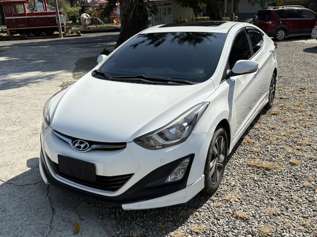 HYUNDAI現代 ELANTRA  第1張相片