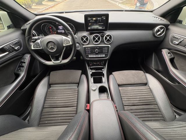 M-BENZ賓士 A180  第10張相片