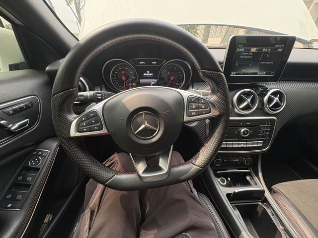 M-BENZ賓士 A180  第11張相片