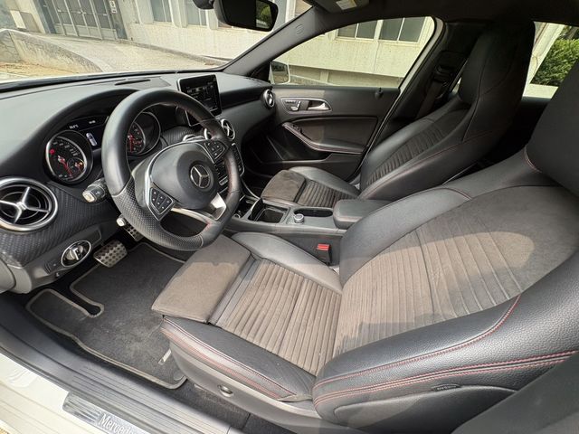 M-BENZ賓士 A180  第12張相片