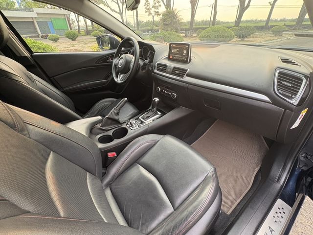 MAZDA馬自達 MAZDA 3  第13張相片