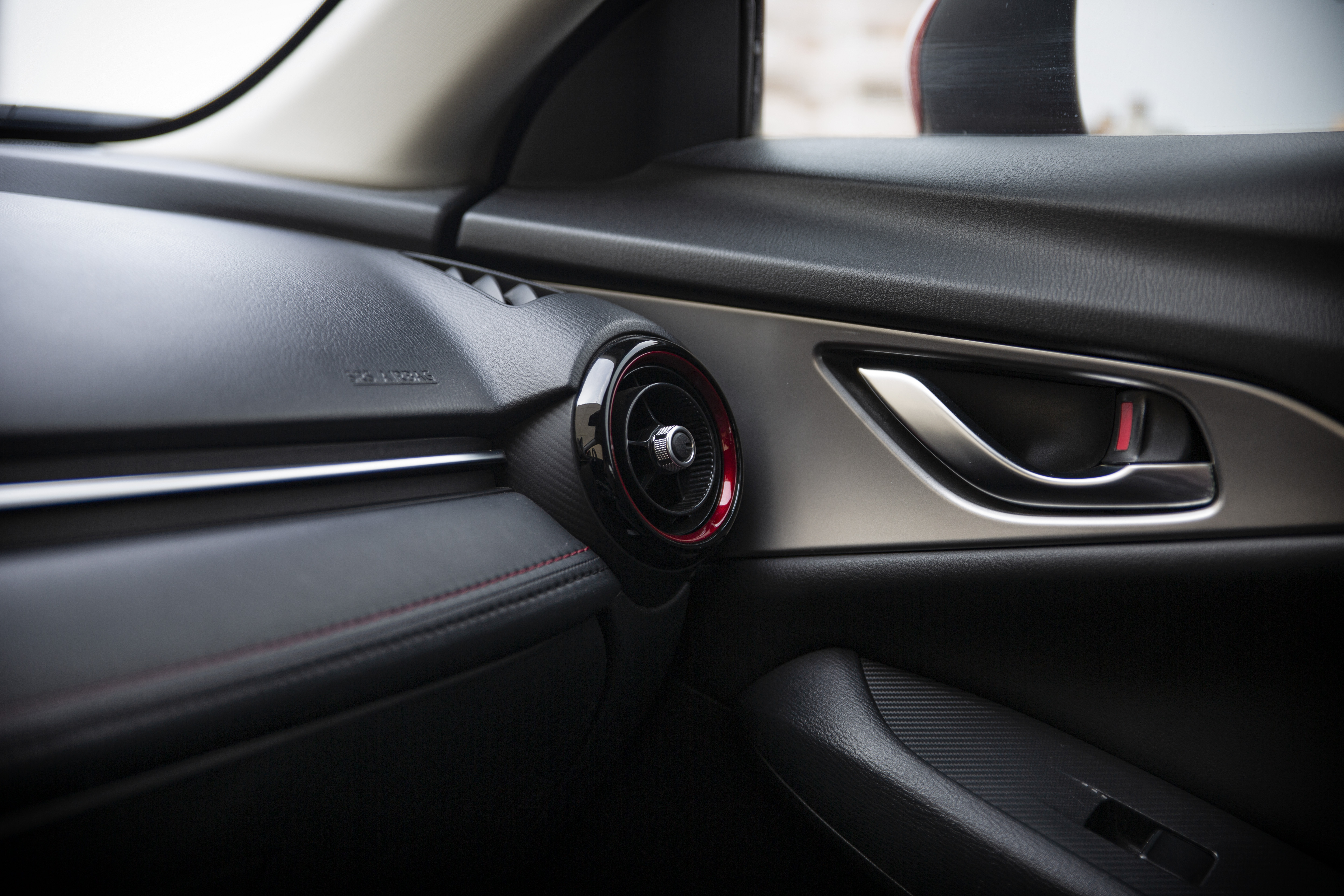 15年 CX-3 柴油頂級型 6安 定速 恆溫 導航【中古車行情指標店】  第13張相片