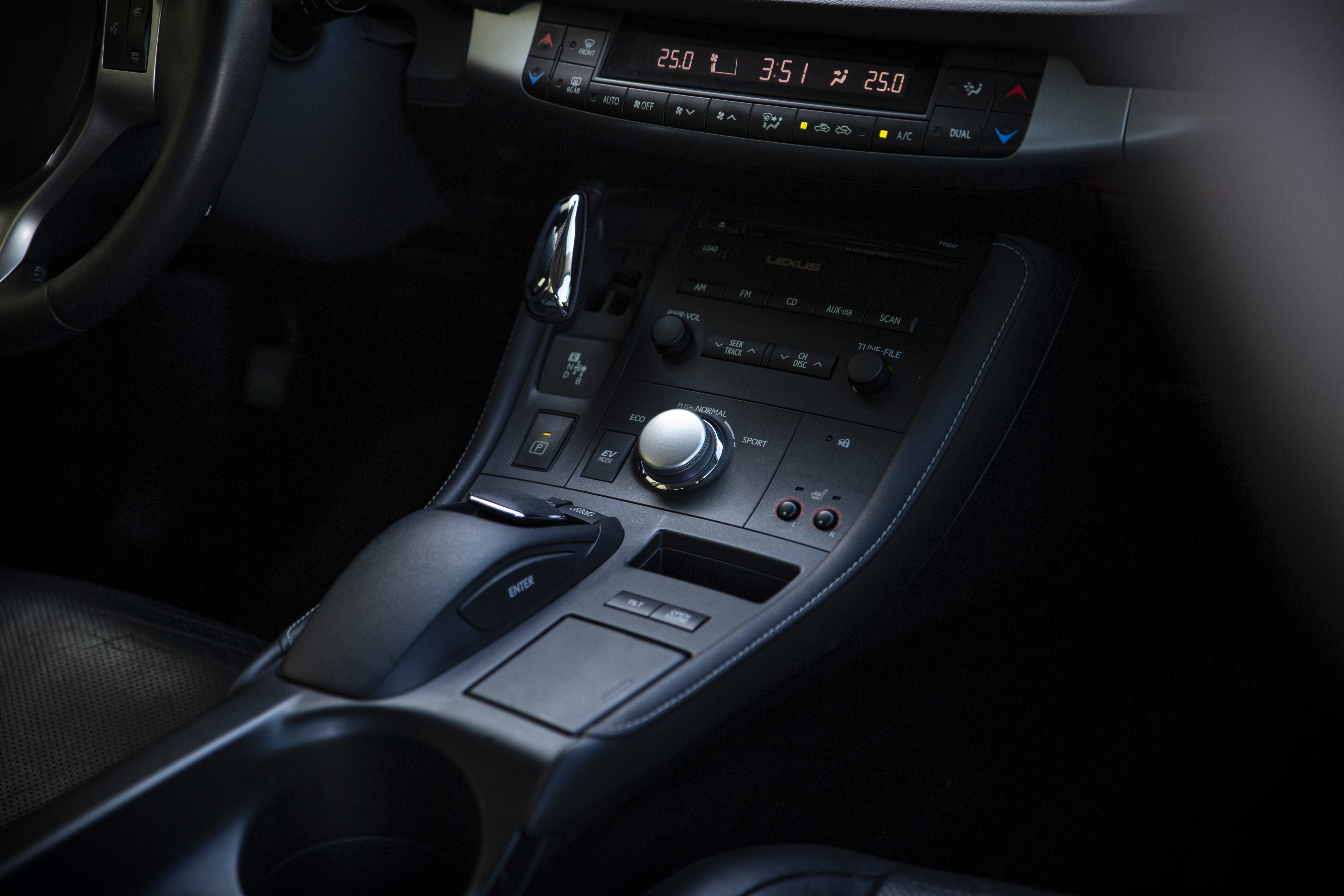 11年 CT200h 頂級Navi版 10安 全原廠保養【中古車行情指標店】  第12張相片
