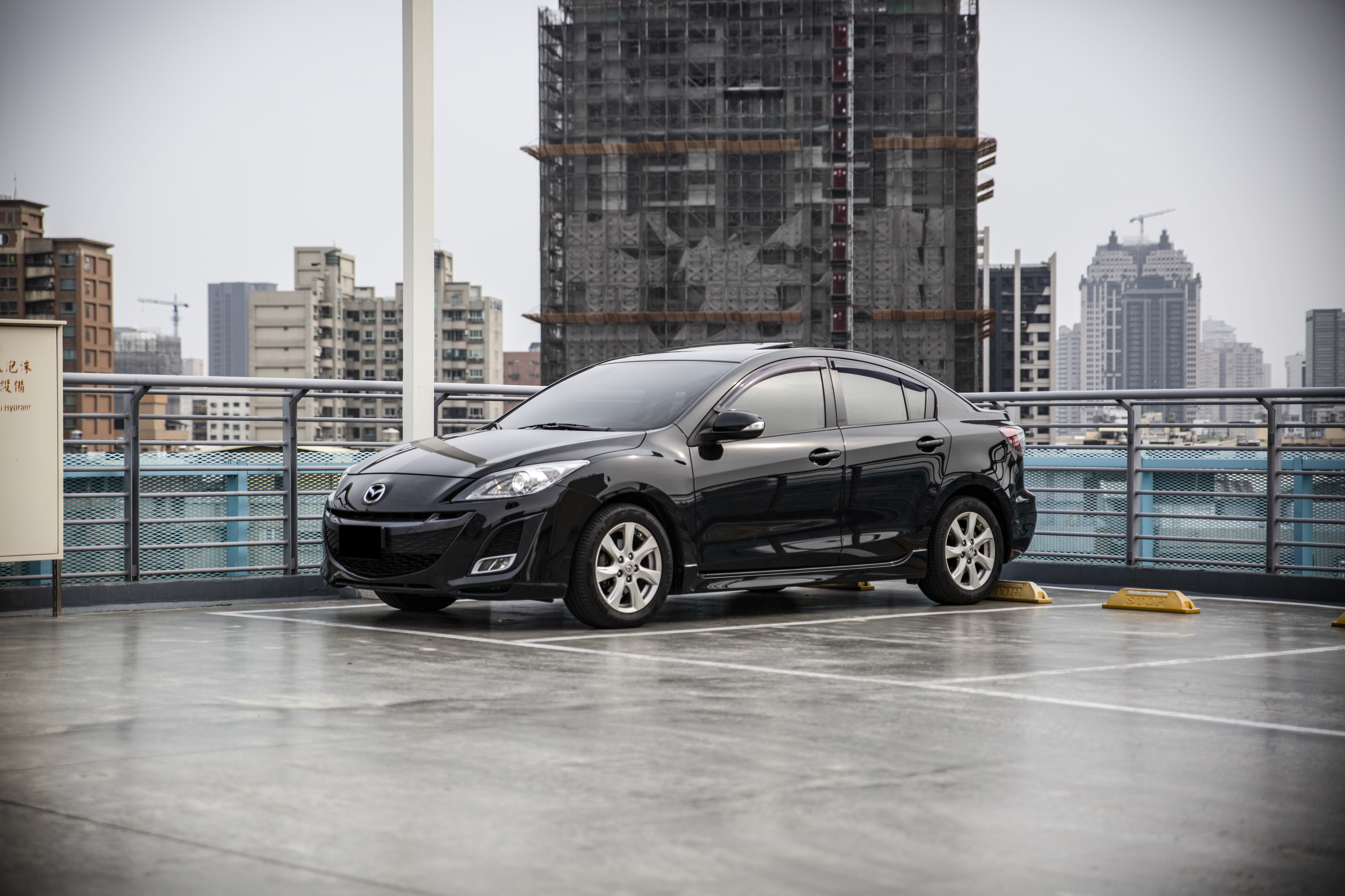 12年 Mazda3 4D 頂級型 正一手車 跑8萬 電動椅【實車價行情指標店】  第7張相片
