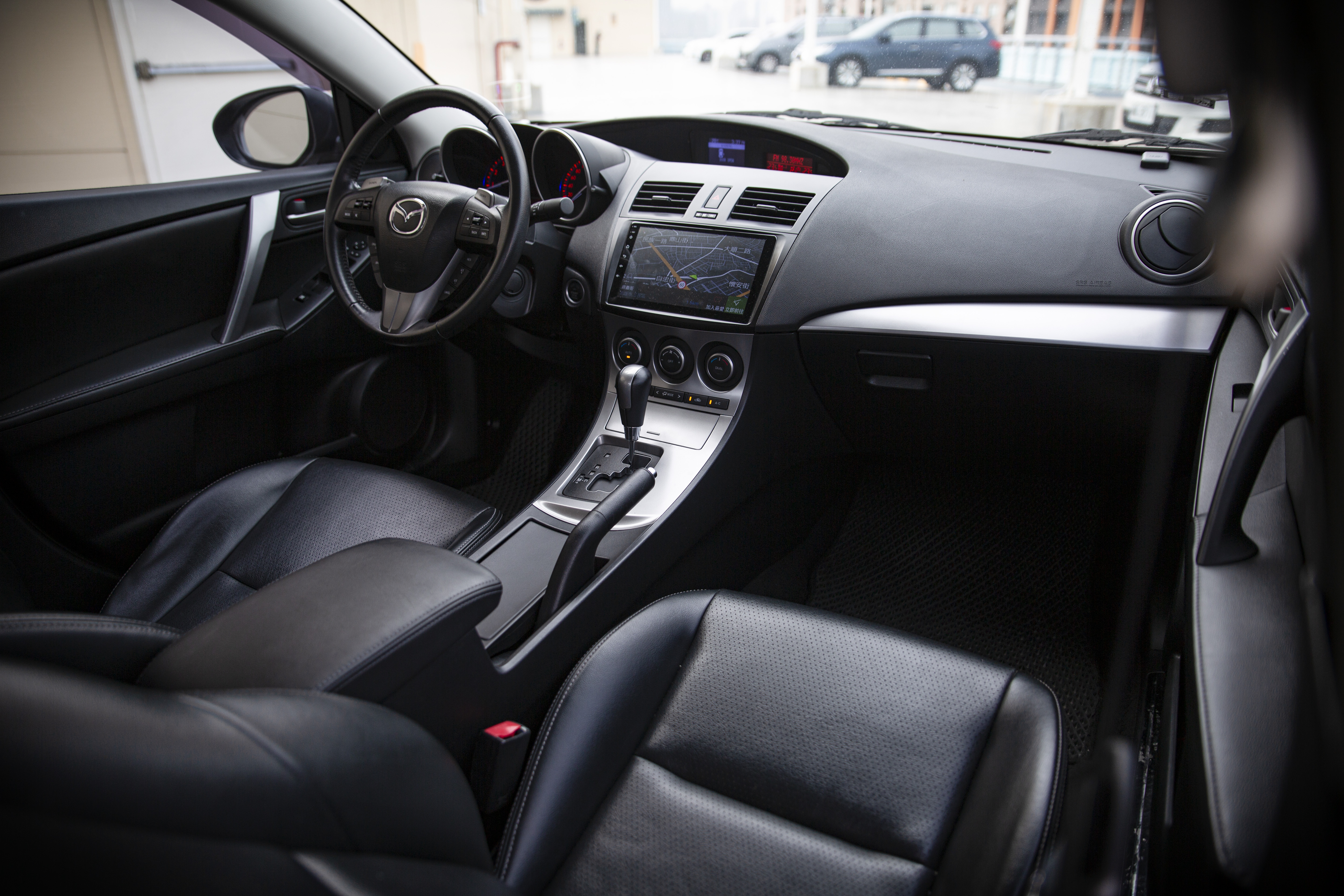 12年 Mazda3 4D 頂級型 正一手車 跑8萬 電動椅【實車價行情指標店】  第9張相片