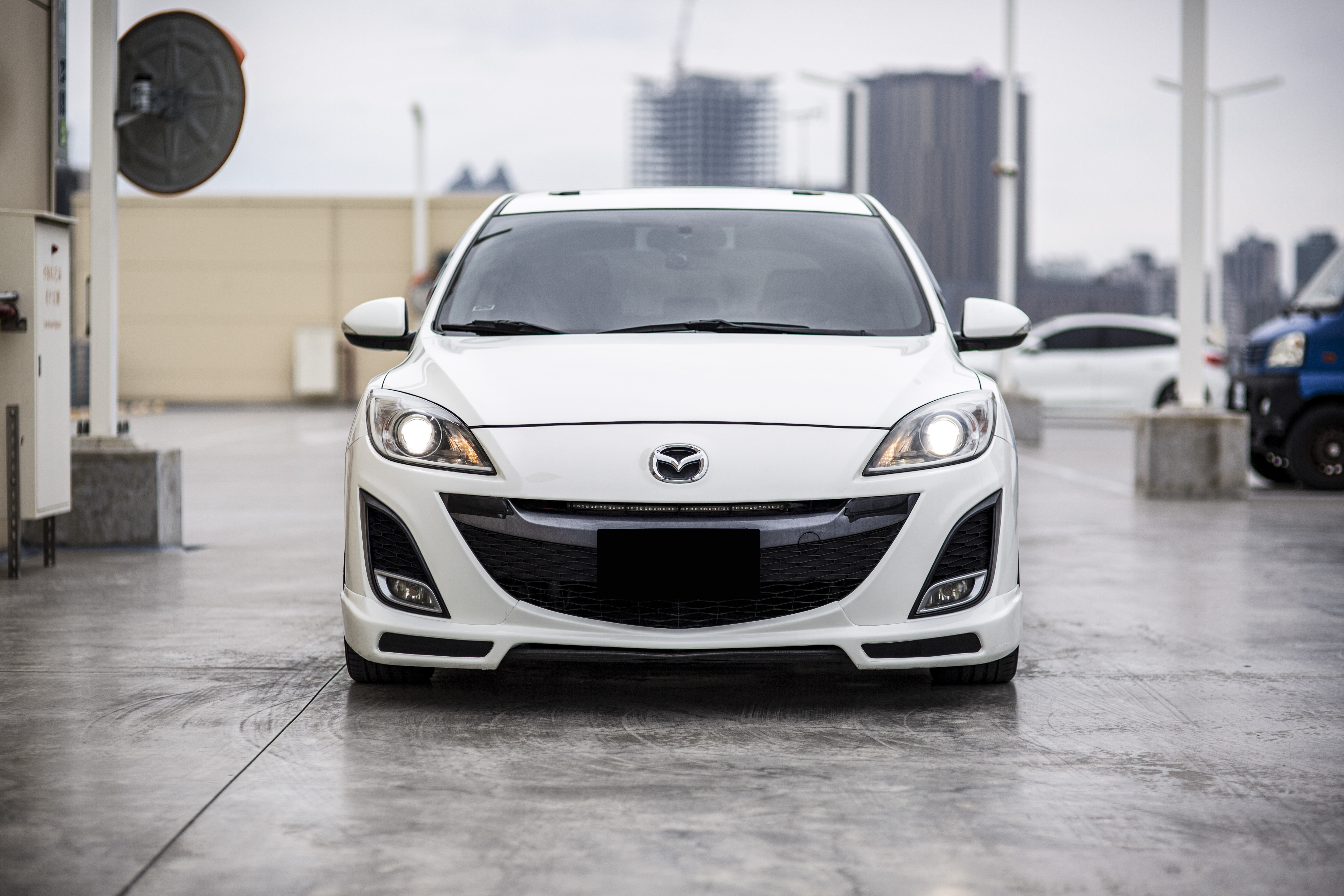 11年 Mazda3 5D 頂級型 雙出大包 大凹多幅鋁圈【實車價行情指標店】  第2張相片