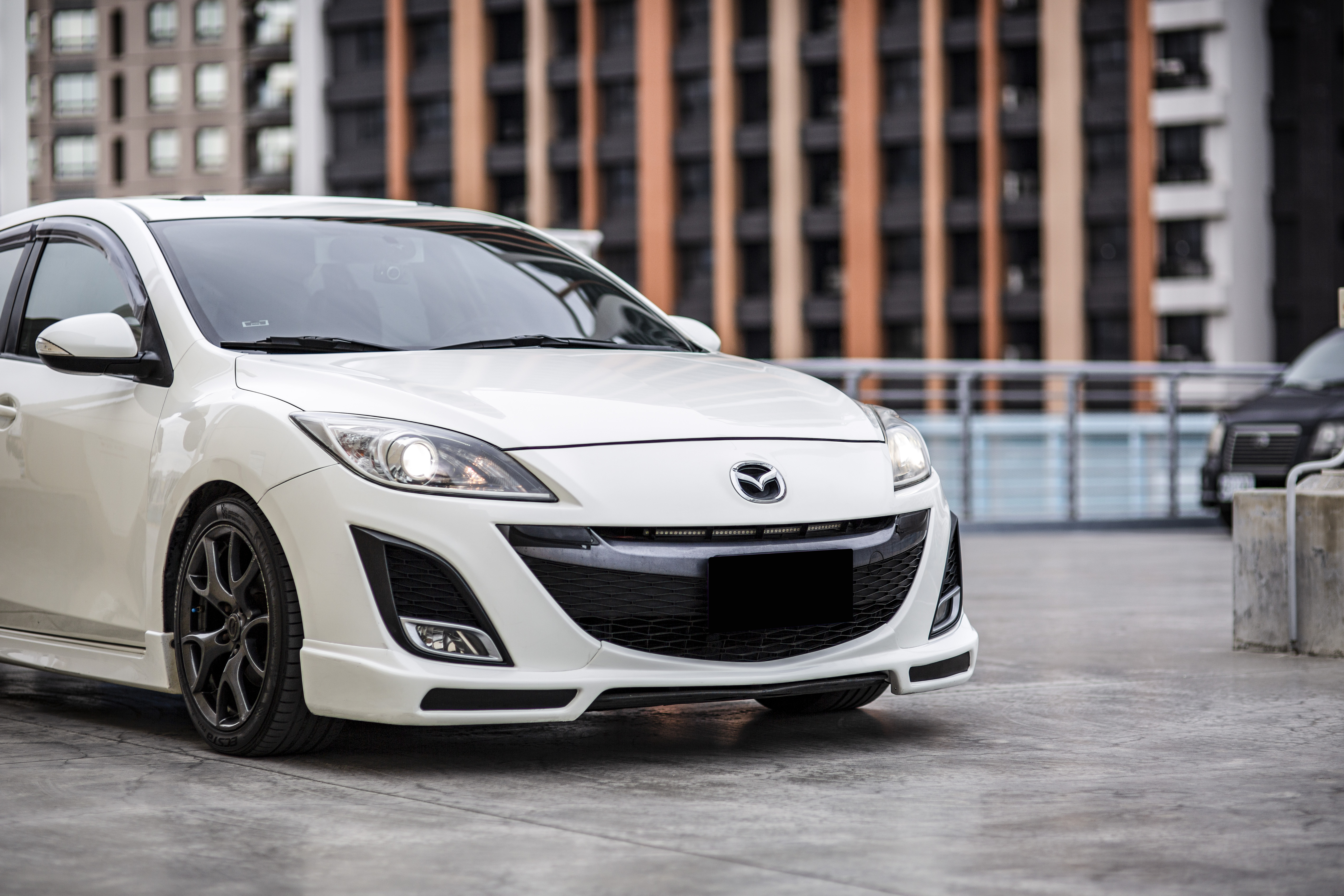 11年 Mazda3 5D 頂級型 雙出大包 大凹多幅鋁圈【實車價行情指標店】  第3張相片