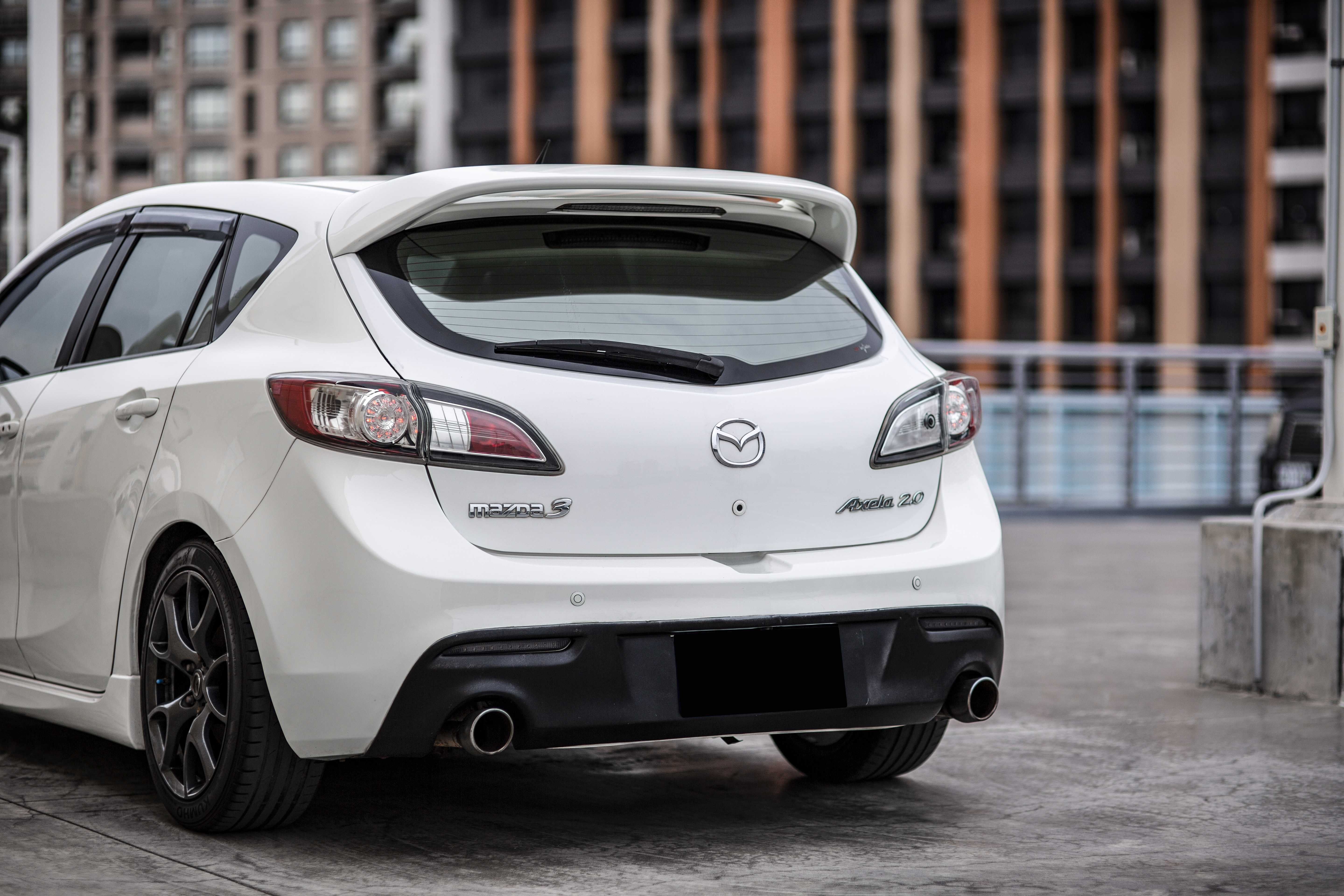 11年 Mazda3 5D 頂級型 雙出大包 大凹多幅鋁圈【實車價行情指標店】  第6張相片