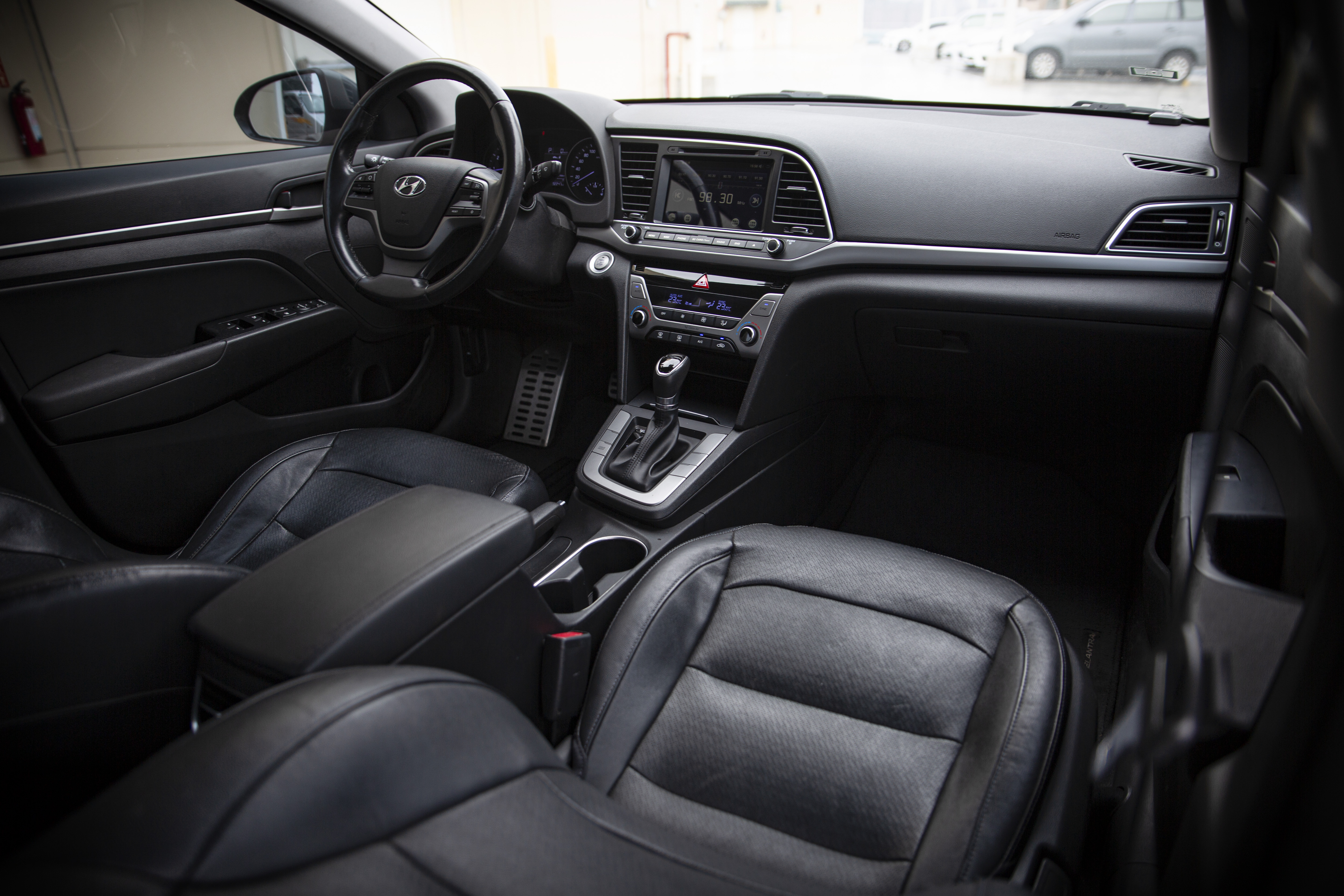 17年 Super Elantra 2.0旗艦 S運動套件【實車價行情指標店】  第10張相片