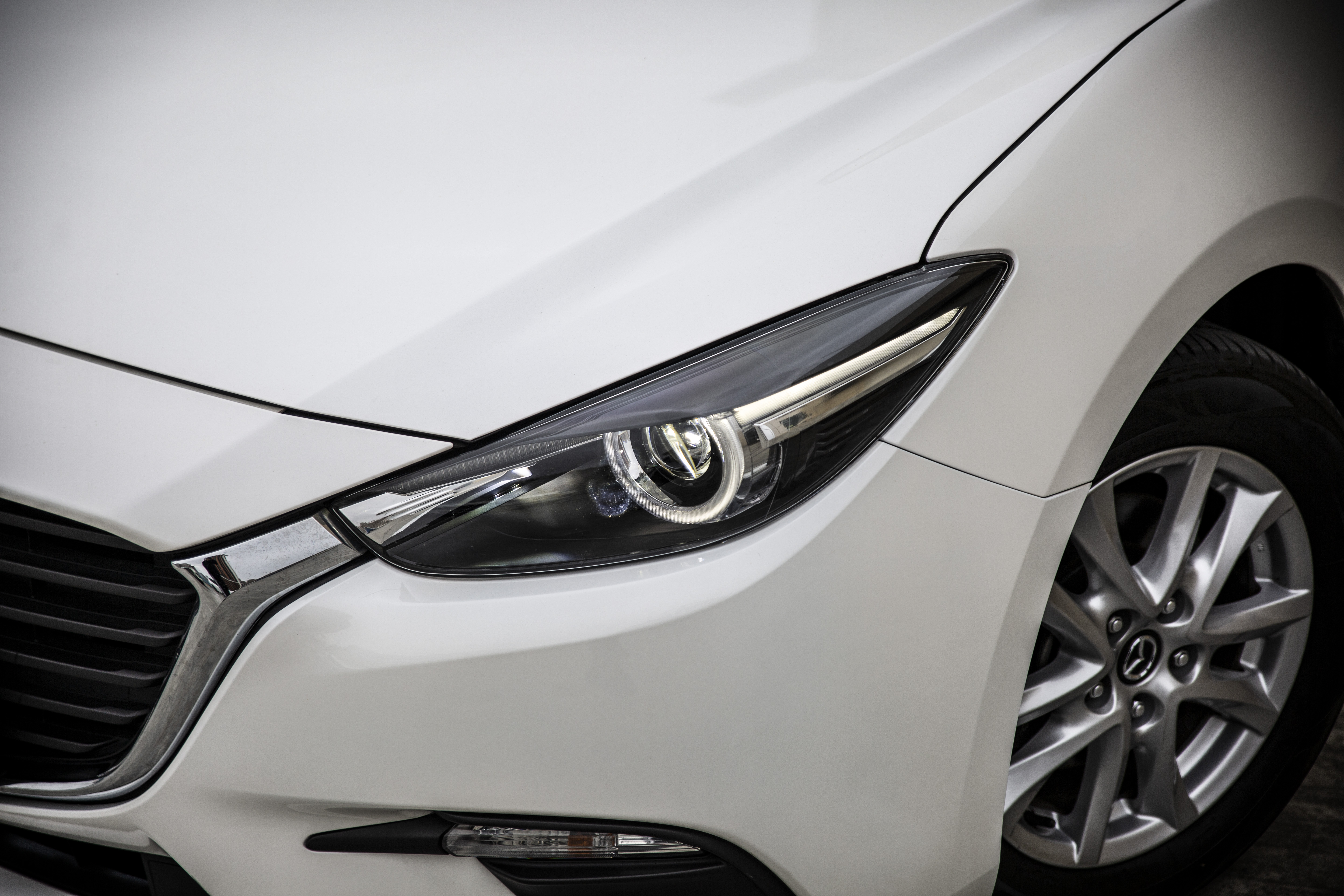 18年式 Mazda3 5D 尊榮進化版 LED頭尾燈 盲點【實車價行情指標店】  第10張相片