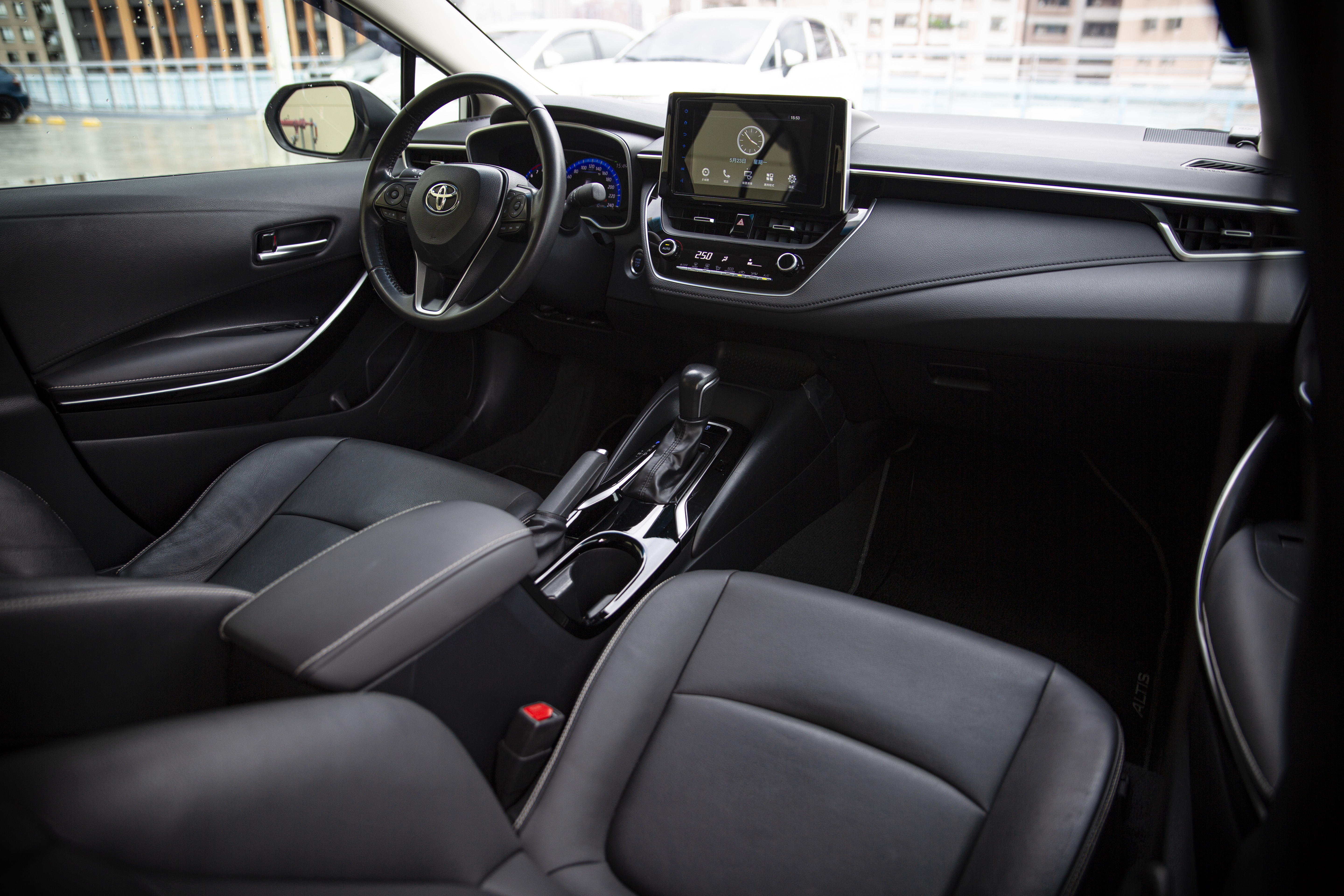 19年 Altis 尊爵頂級型 12代 7安 跟車 光條尾燈【中古車行情指標店】  第10張相片