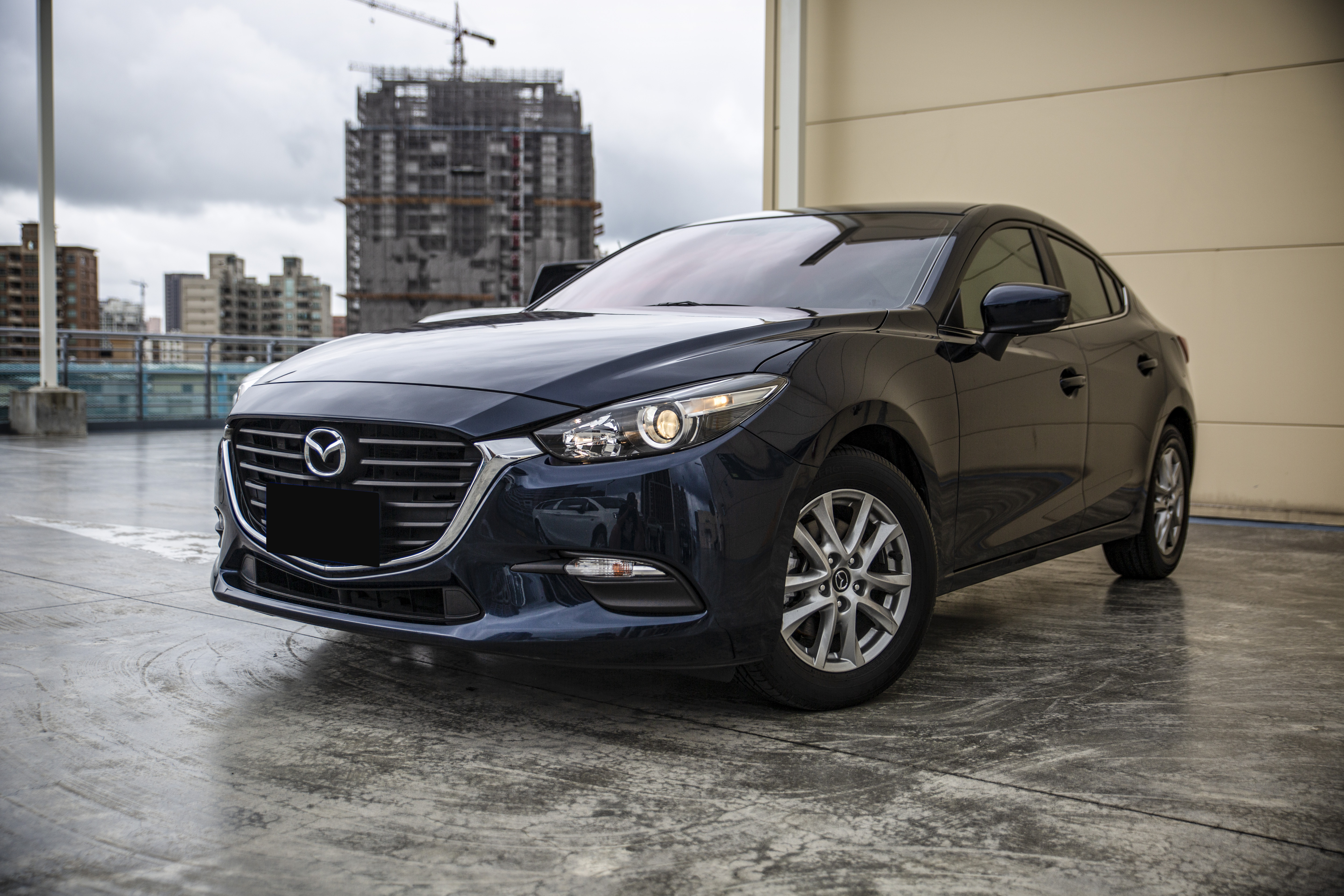 18年 Mazda3 4D 尊榮進化版 6安 定速 恆溫【實車價行情指標店】  第1張相片