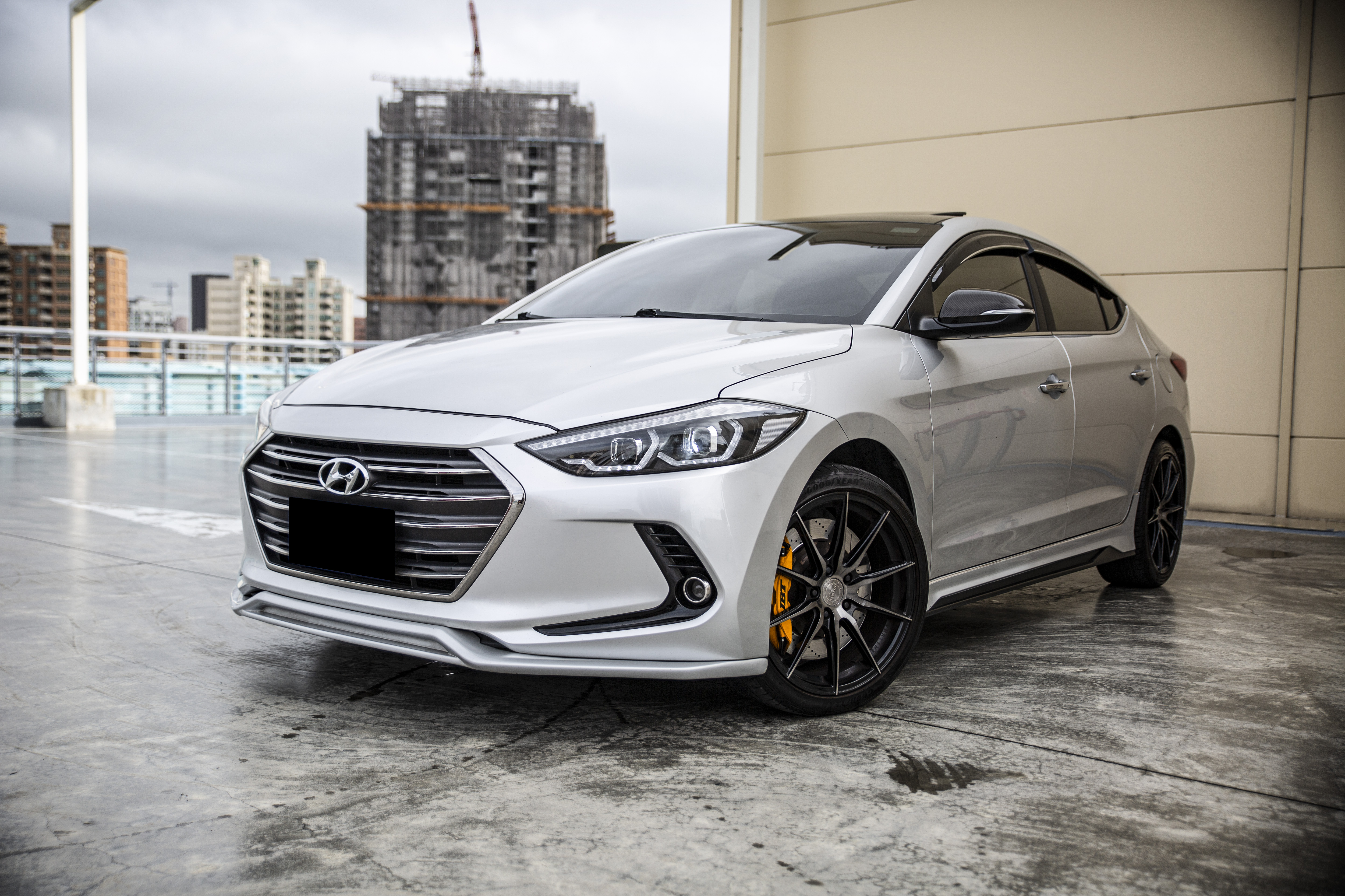 17年 Super Elantra 2.0菁英 6安 盲點【實車價行情指標店】  第1張相片