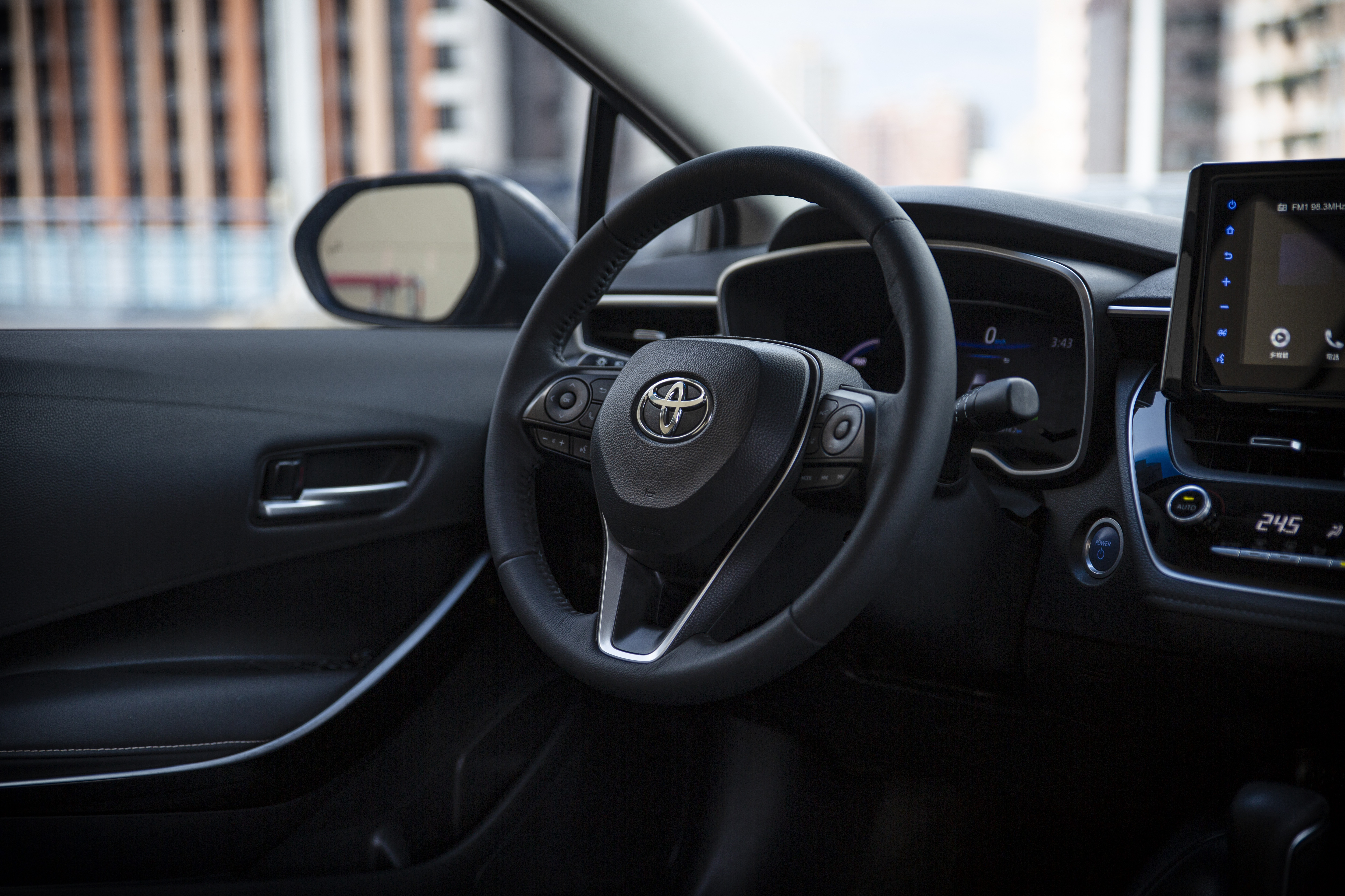19年 Altis Hybrid 油電旗艦版 LED日行燈【中古車行情指標店】  第15張相片
