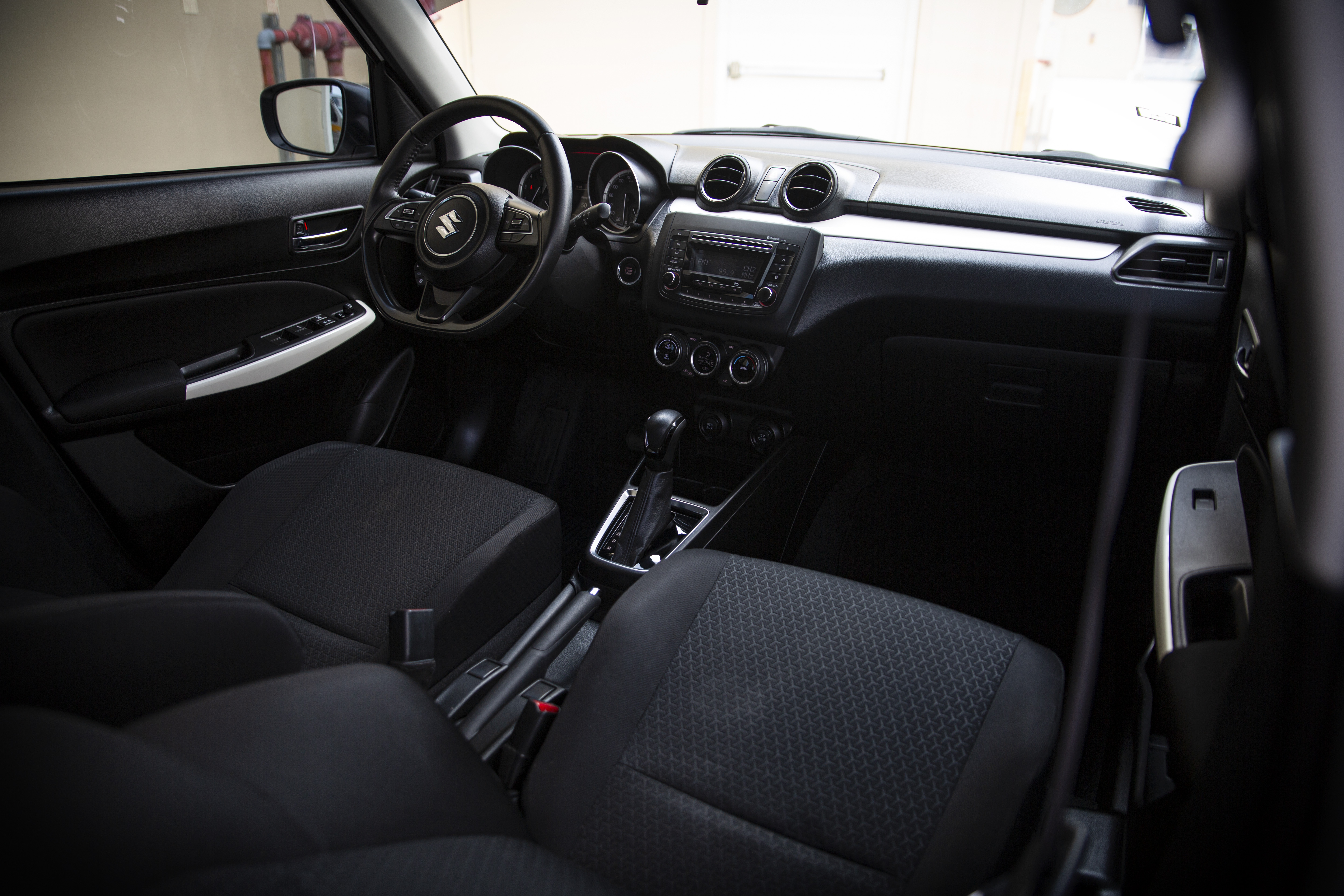 18年 Swift GLX 日本進口 1.0稅金 渦輪增壓【實車價行情指標店】  第11張相片