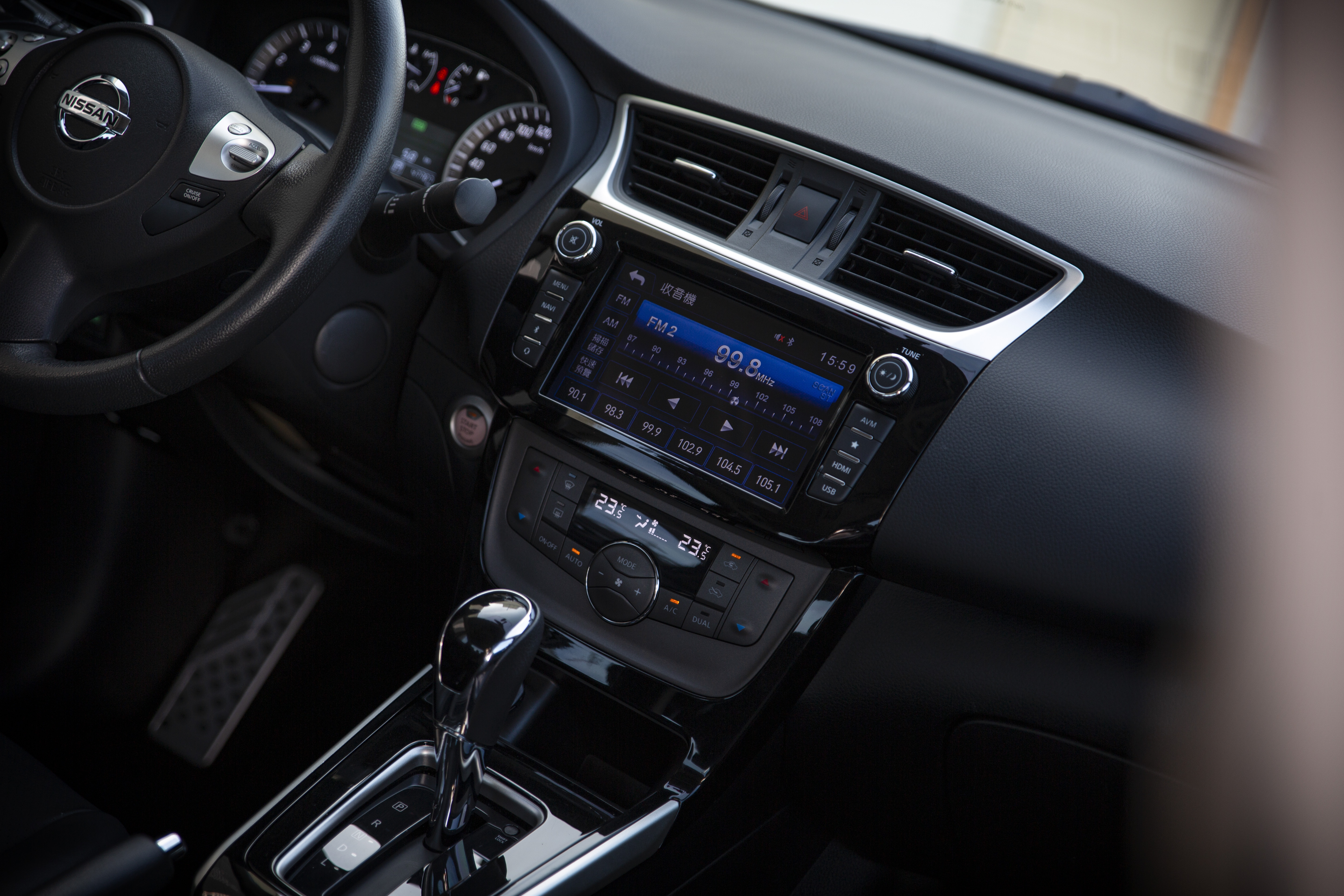 19年 Sentra 尊爵版 空力套件 6安 CarPlay【中古車行情指標店】  第13張相片