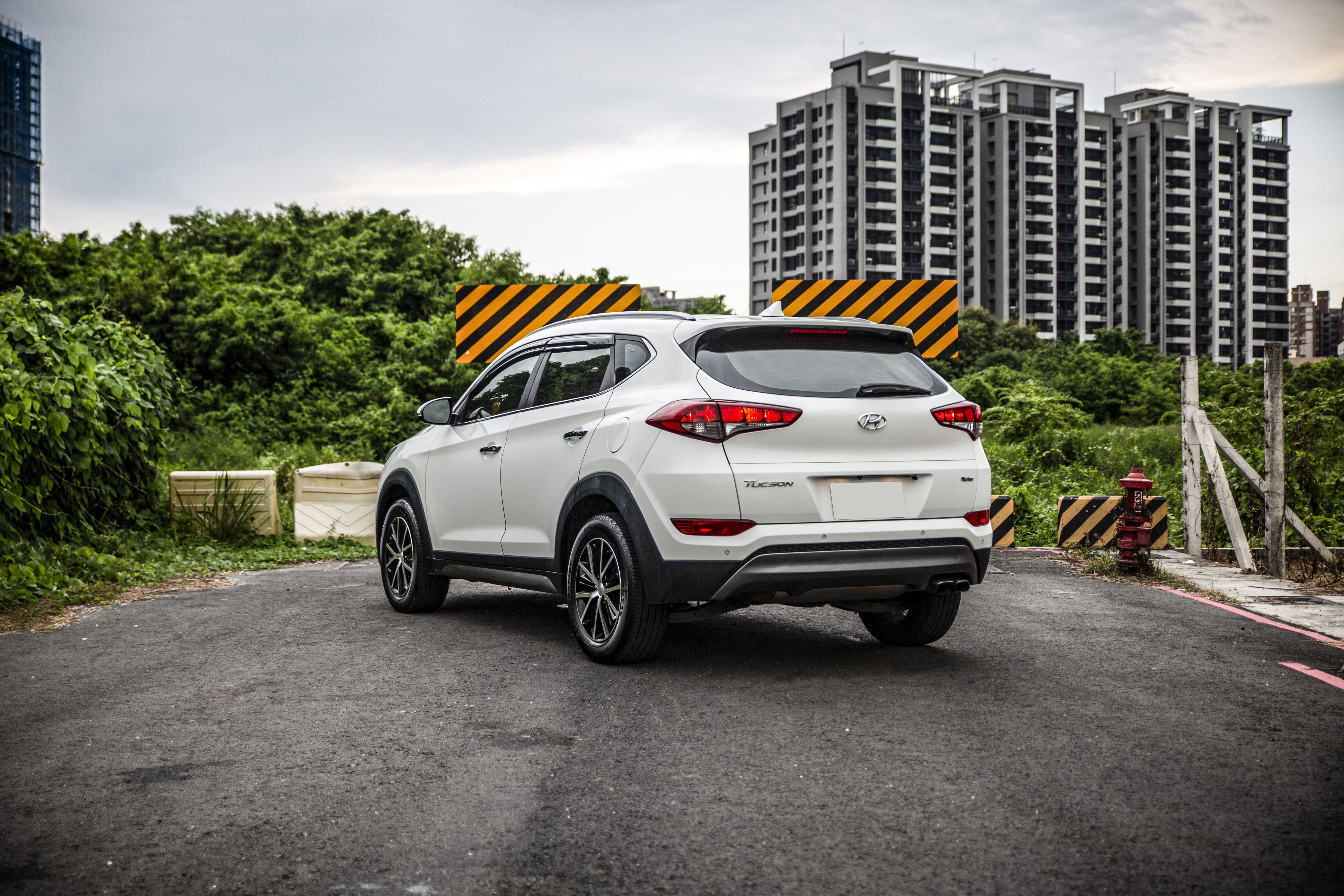 17年 Tucson 1.6汽油渦輪 免鑰匙 定速 電動椅【中古車行情指標店】  第2張相片