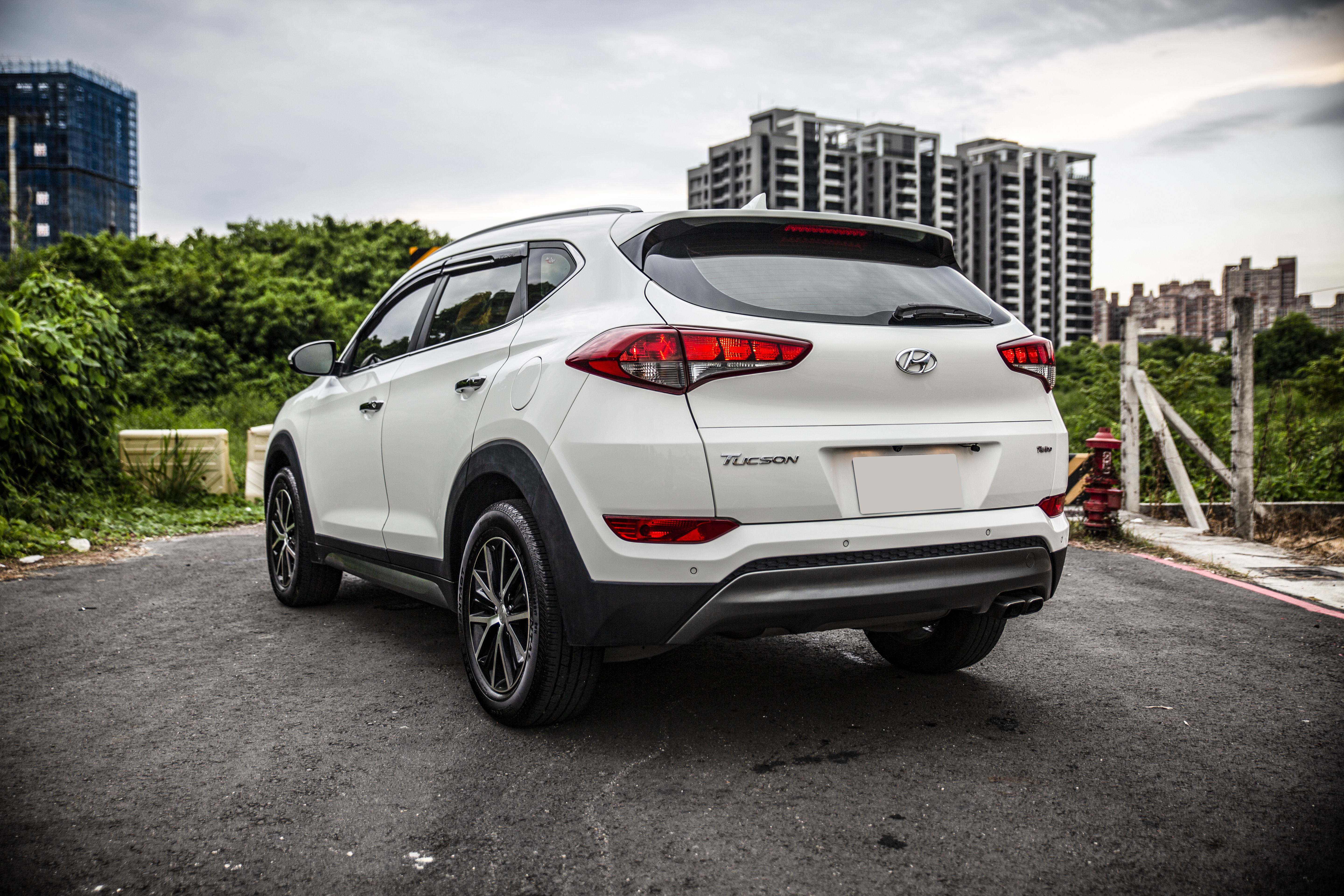 17年 Tucson 1.6汽油渦輪 免鑰匙 定速 電動椅【中古車行情指標店】  第3張相片