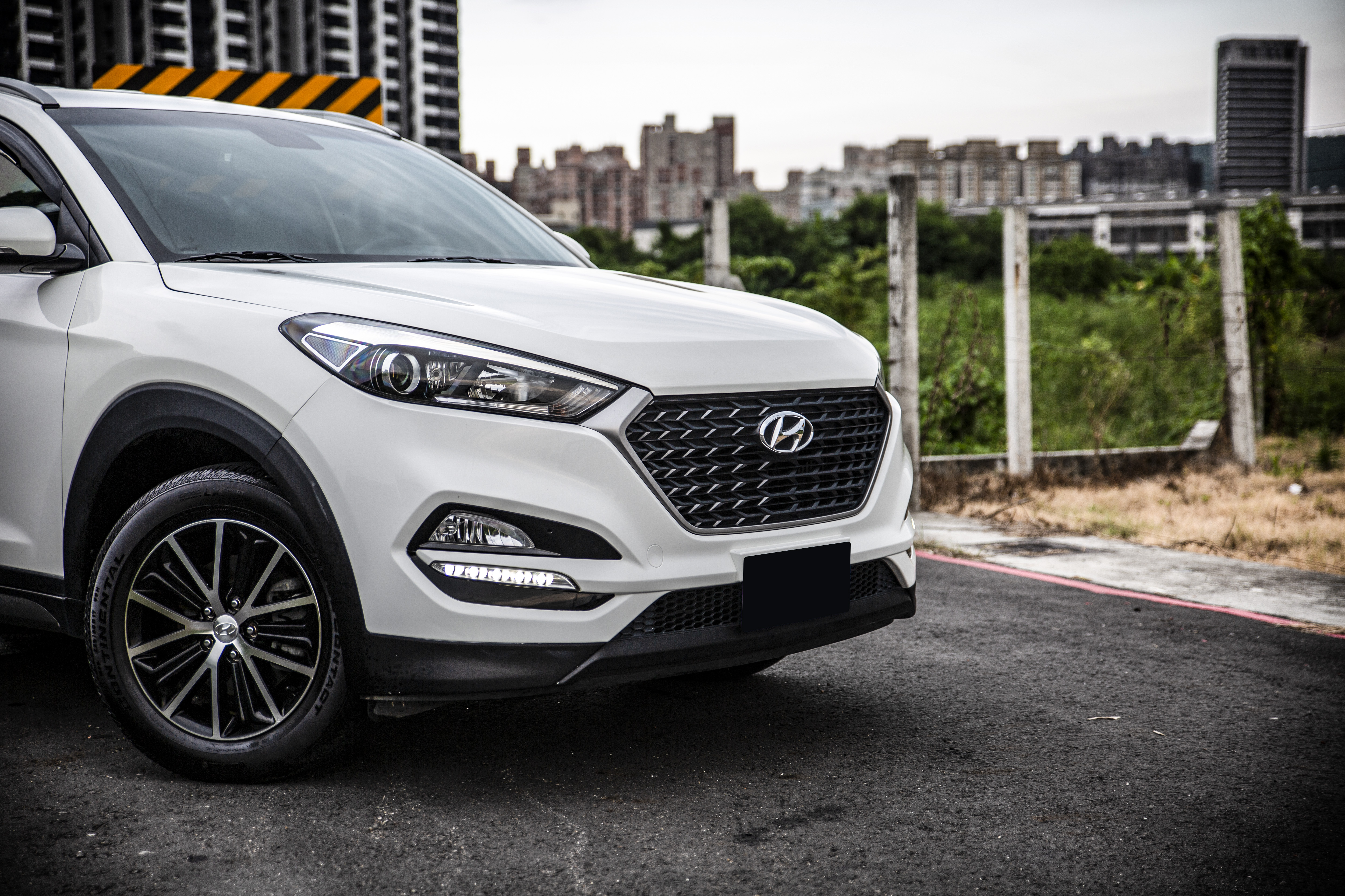 17年 Tucson 1.6汽油渦輪 免鑰匙 定速 電動椅【中古車行情指標店】  第7張相片