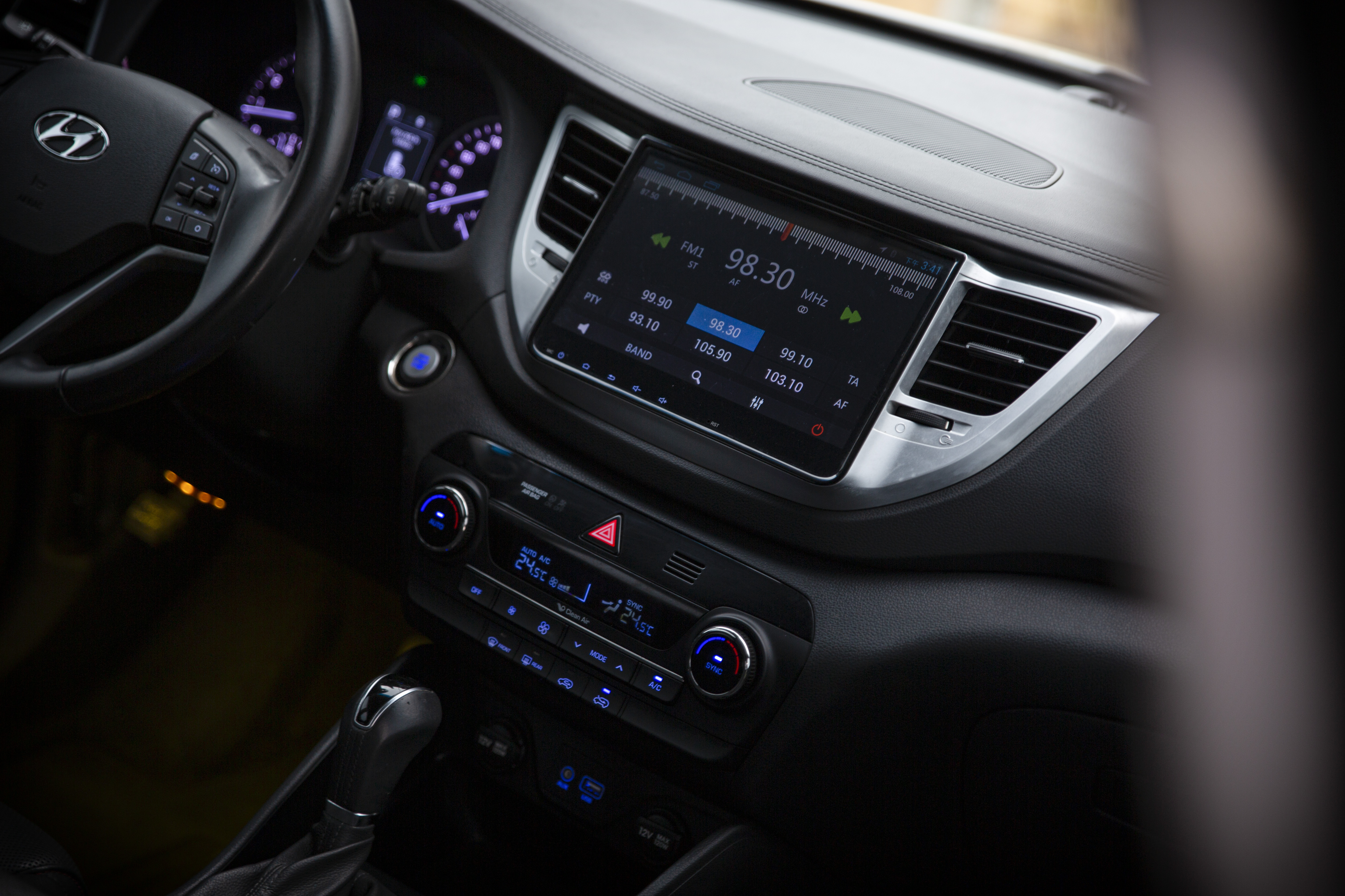 17年 Tucson 1.6汽油渦輪 免鑰匙 定速 電動椅【中古車行情指標店】  第12張相片