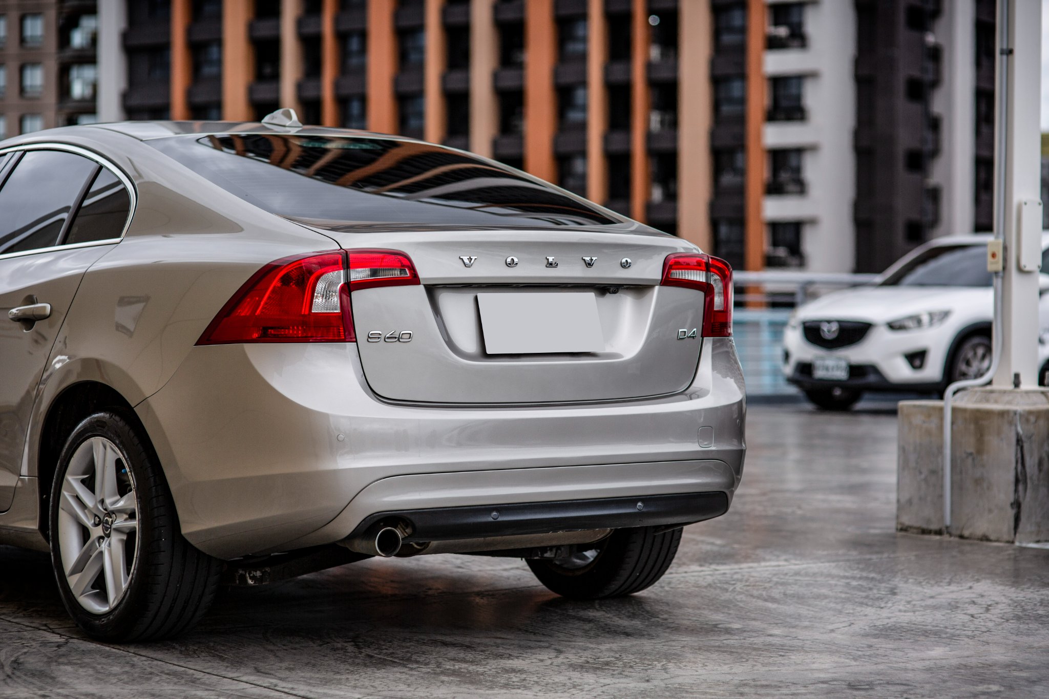 13年 S60 D4 柴油豪華型 新款車頭 極稀有【實車價行情指標店】  第5張相片