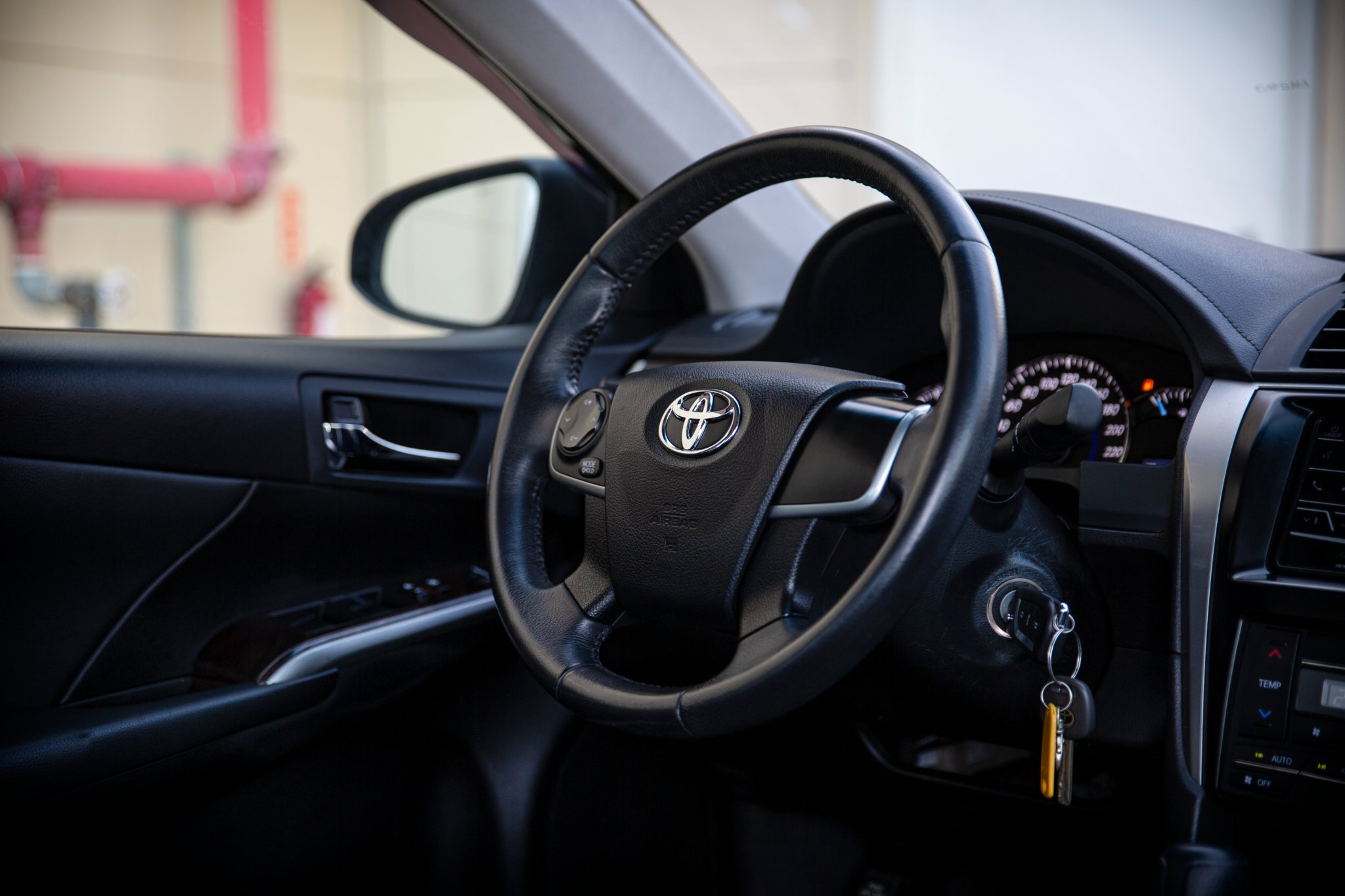 17年 Camry 汽油 7.5代小改款 冠美麗 循跡 恆溫【實車價行情指標店】  第2張相片