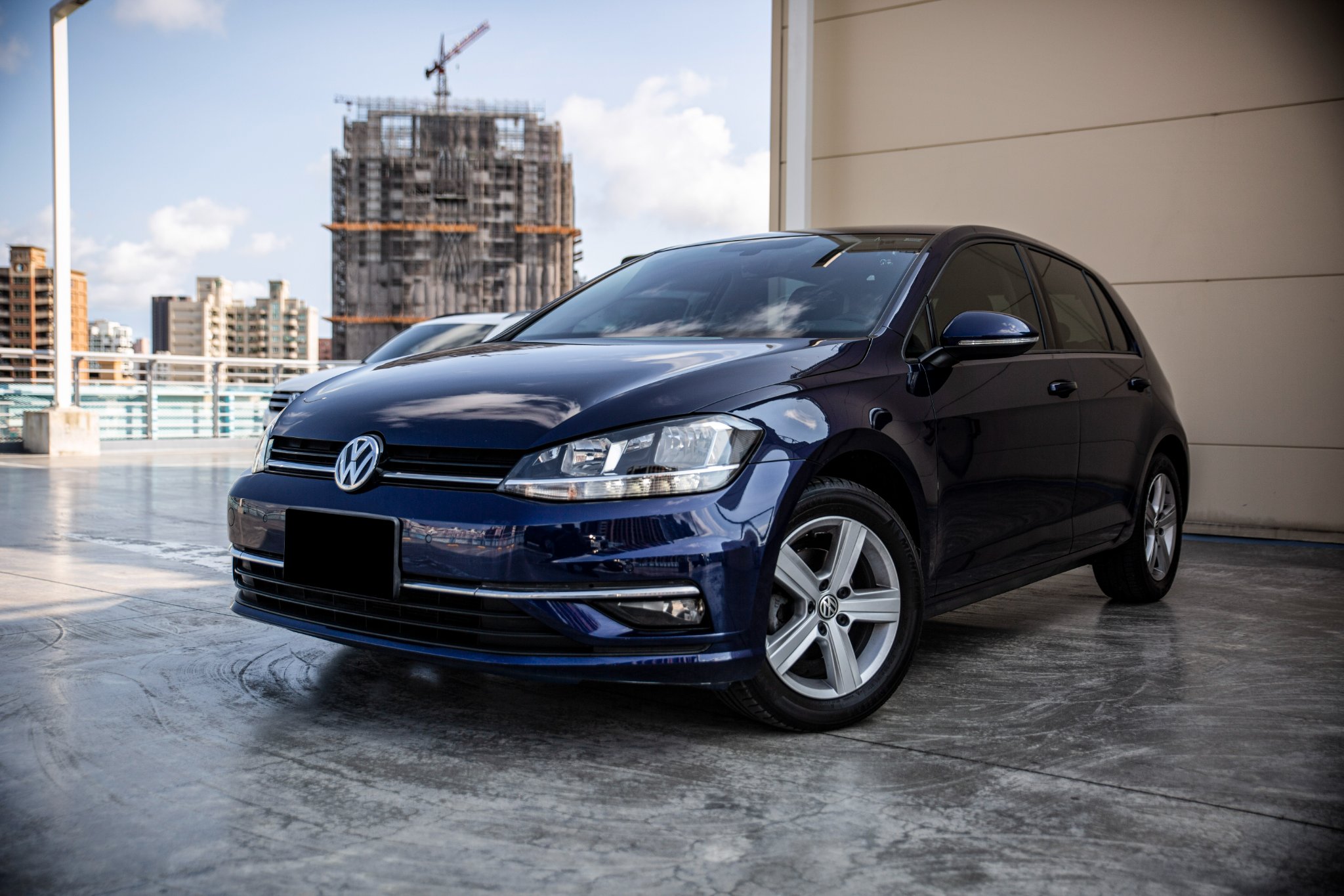 17年 Golf 1.0頂級版 iKey免鑰 稅金僅8640【實車價行情指標店】  第1張相片