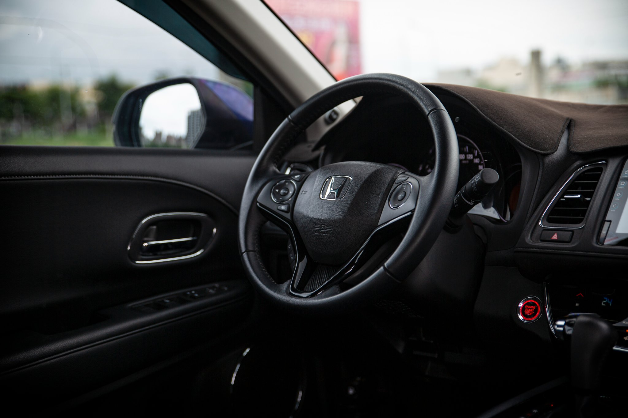 20年 HR-V S版 小改款 LED多光束頭燈 定速【實車價行情指標店】  第5張相片