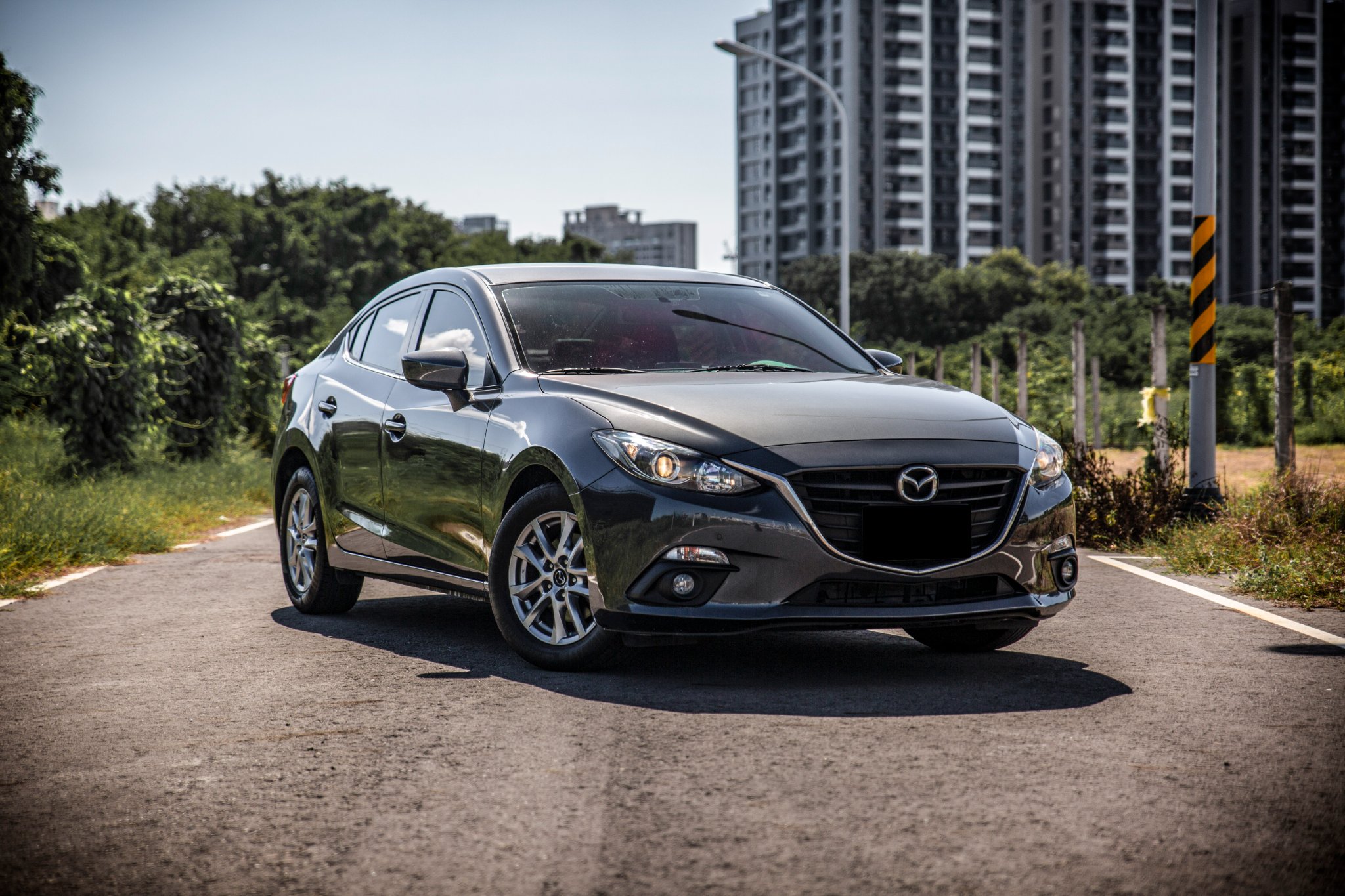 14年 Mazda3 4D 尊榮型 只跑8萬 免鑰匙 恆溫【實車價行情指標店】  第1張相片