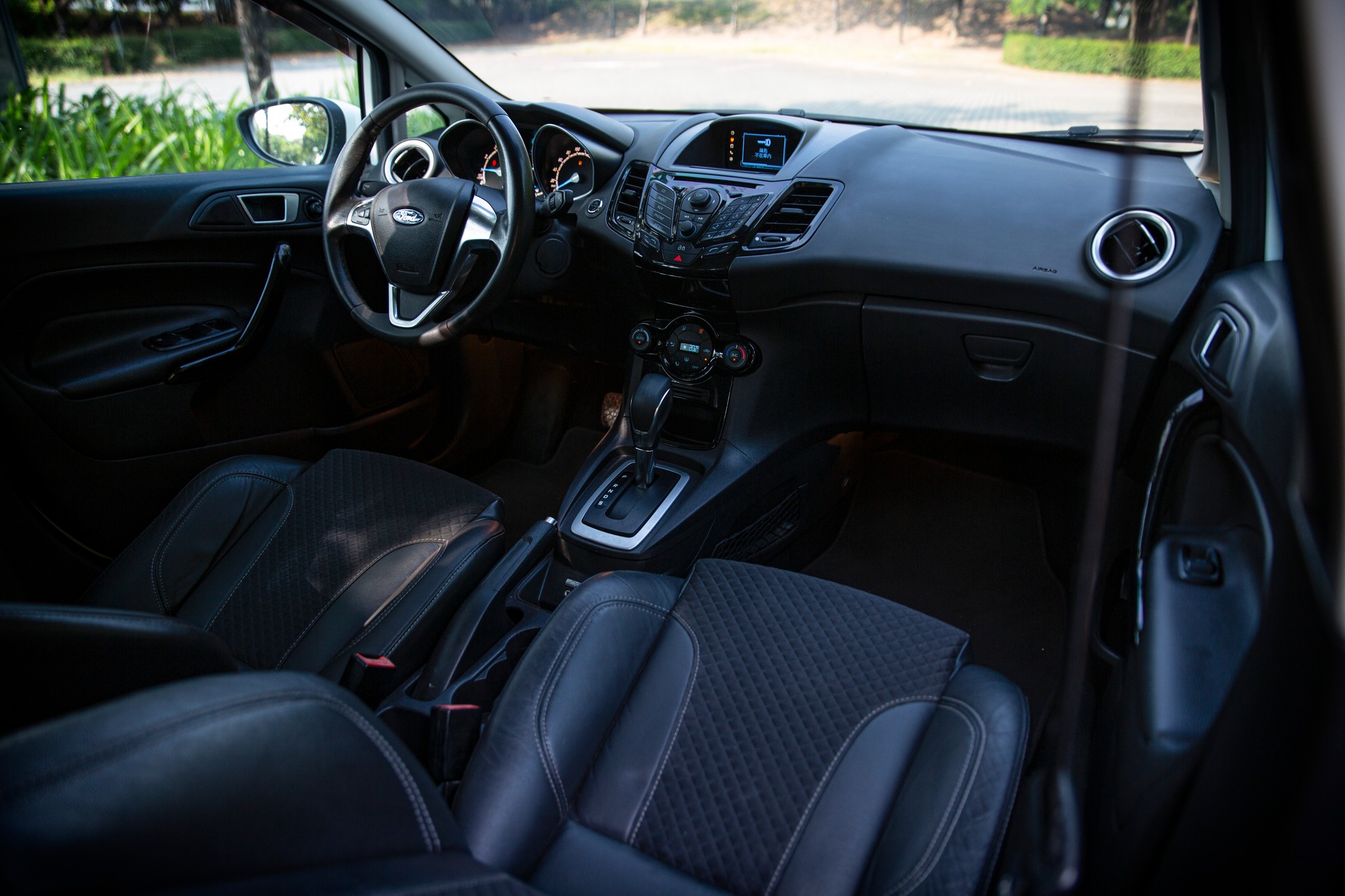 14年 Fiesta 1.0 EcoBoost 頂級型 6安【實車價行情指標店】  第8張相片