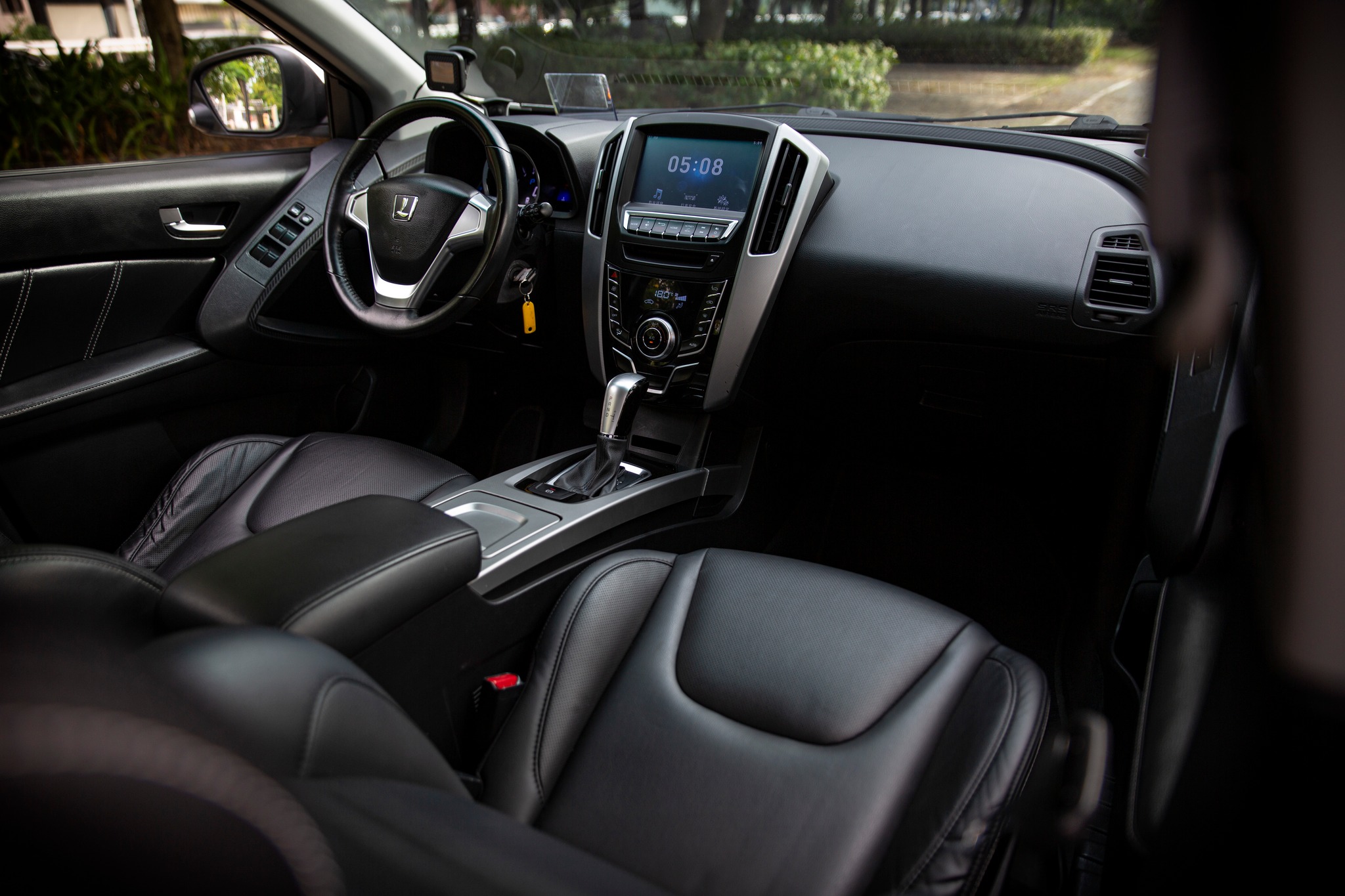 13年 U6 Turbo 1.8豪華型 恆溫 倒車顯影 盲點【實車價行情指標店】  第3張相片