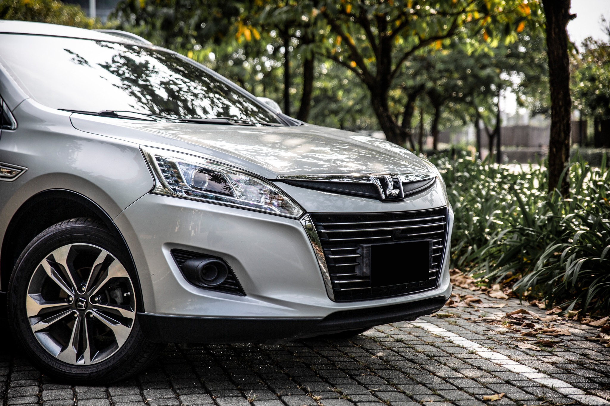 13年 U6 Turbo 1.8豪華型 恆溫 倒車顯影 盲點【實車價行情指標店】  第11張相片