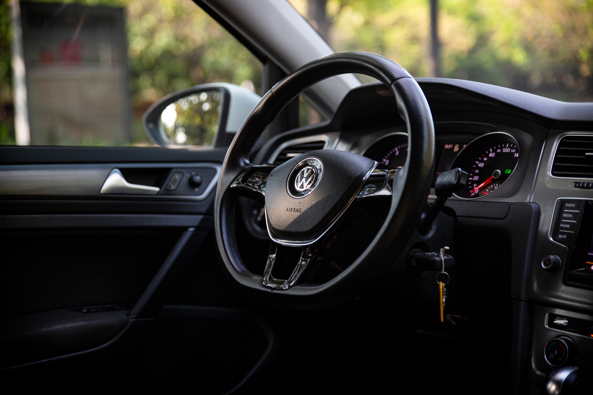 14年 Golf 1.2CL 頂級版 定速 稅金僅8640【實車價行情指標店】  第12張相片