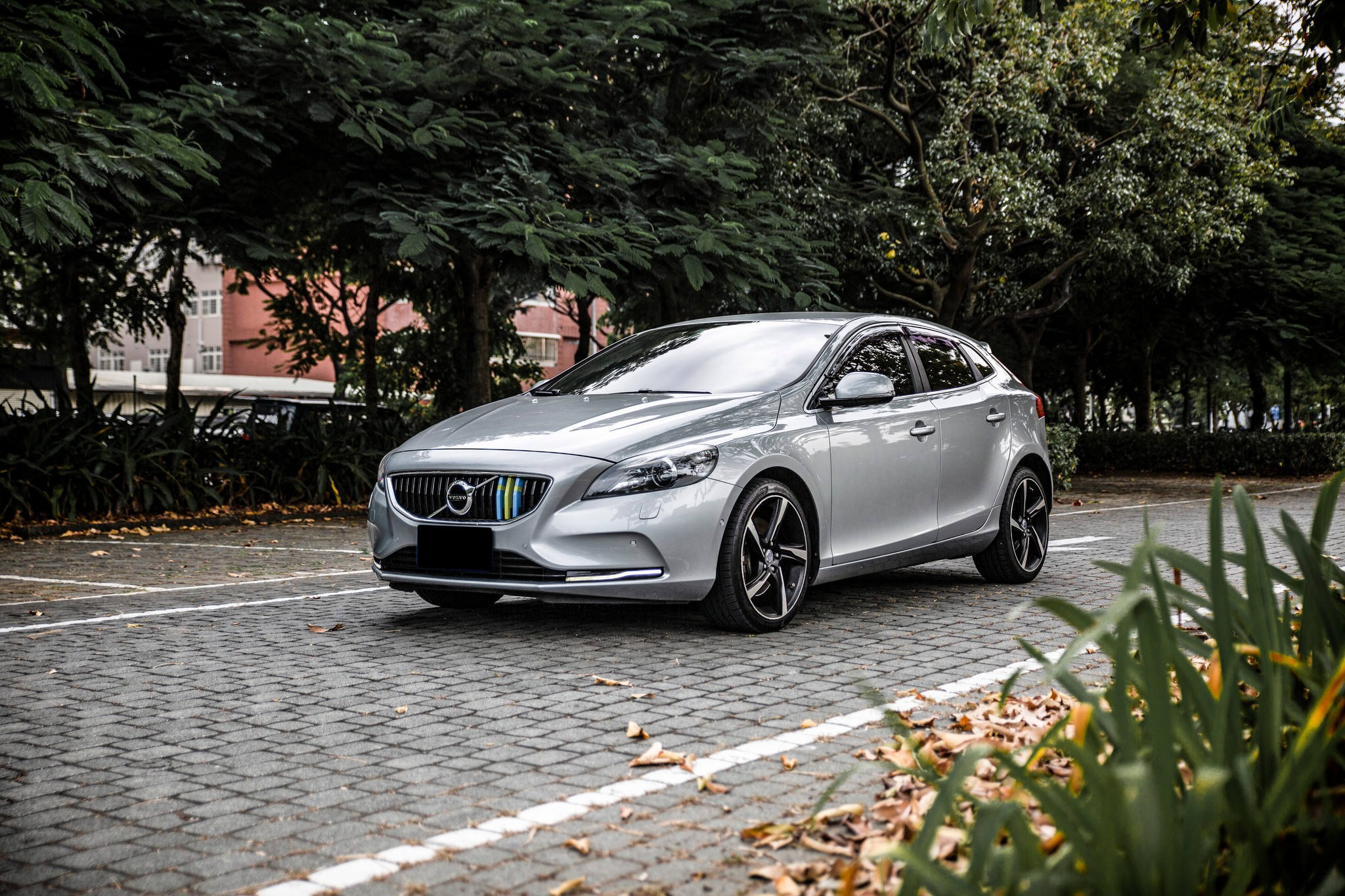 13年 V40 T5汽油豪華版 9安 自動停車【實車價行情指標店】  第9張相片