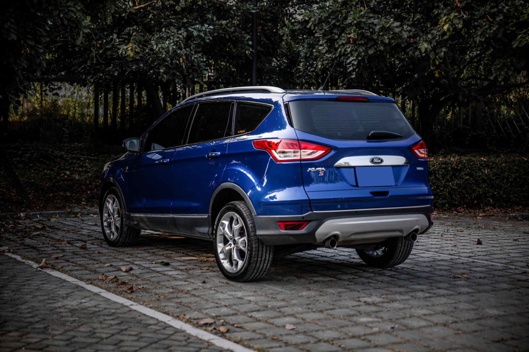 13年 Kuga 2.0旗艦 4WD 電尾門 渦輪242匹【實車價行情指標店】  第7張相片