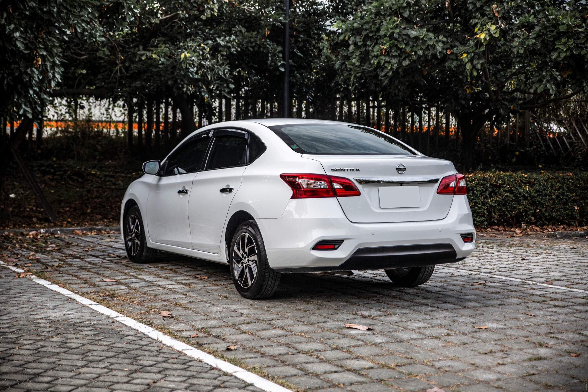18年 Sentra 豪華版 小改款 定速 CarPlay【實車價行情指標店】  第2張相片