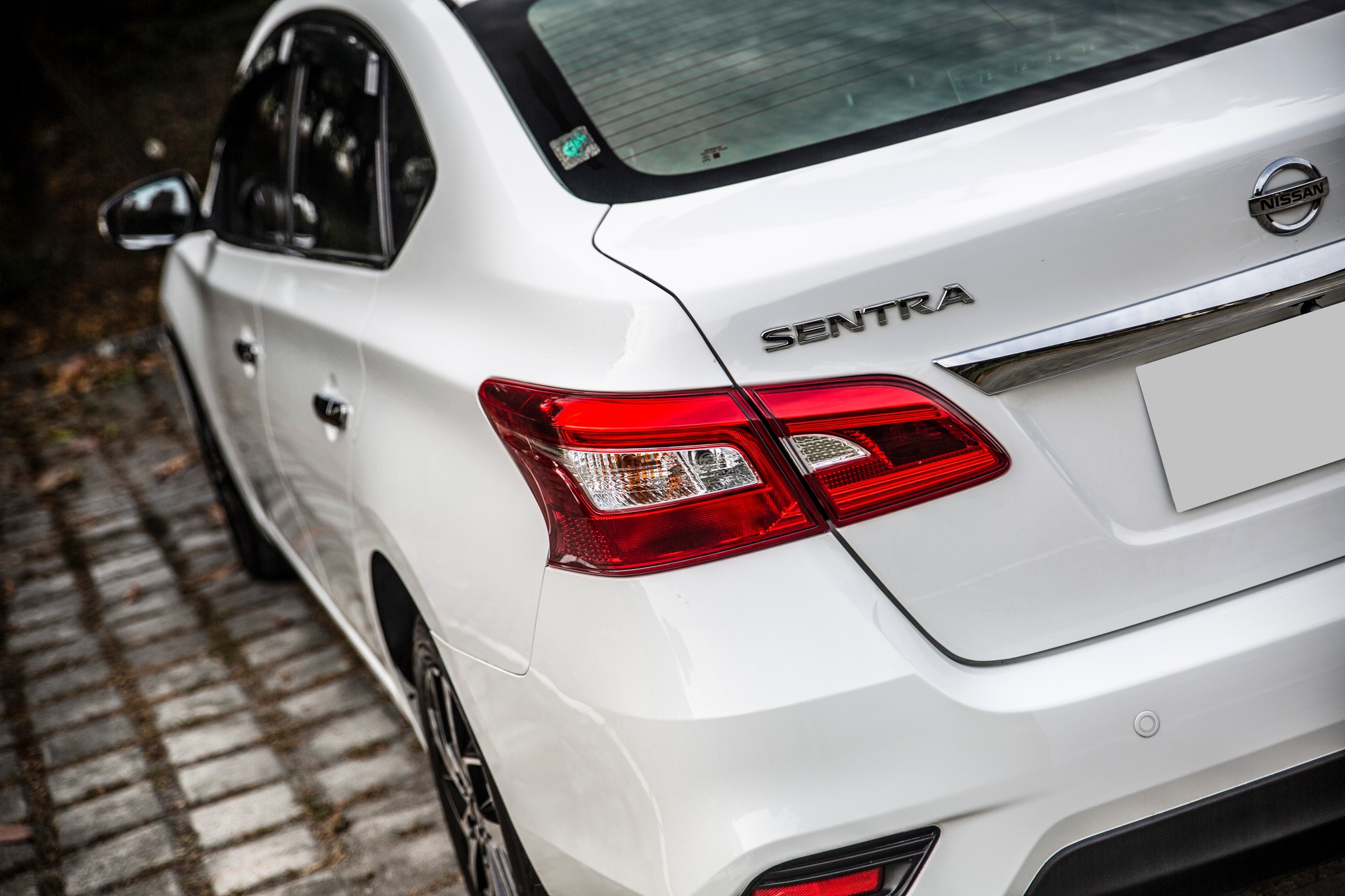 18年 Sentra 豪華版 小改款 定速 CarPlay【實車價行情指標店】  第5張相片