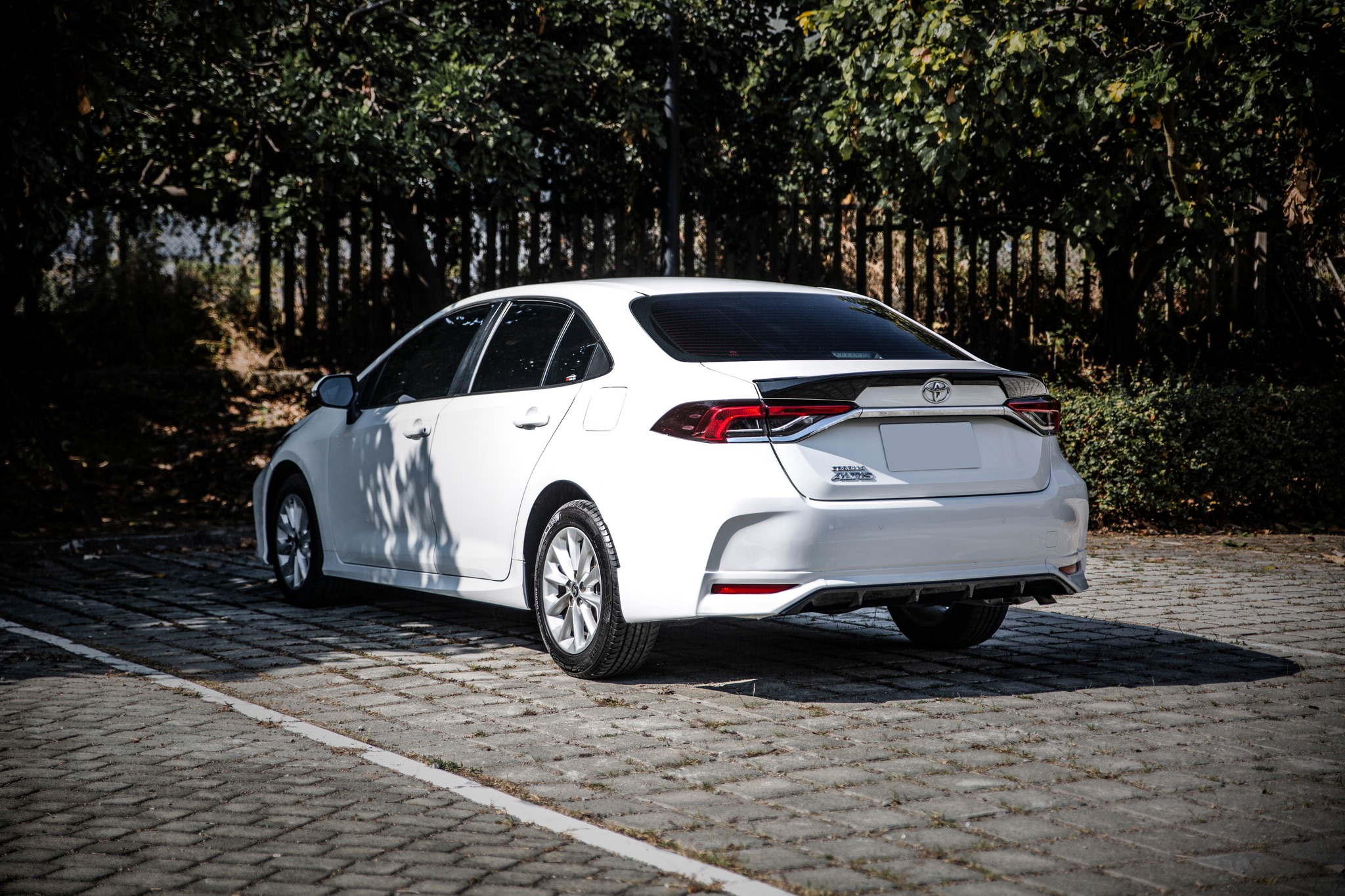 【滿18歲即可申貸】20年 Altis 經典版 改GR大包 7安 自動跟車  第7張相片