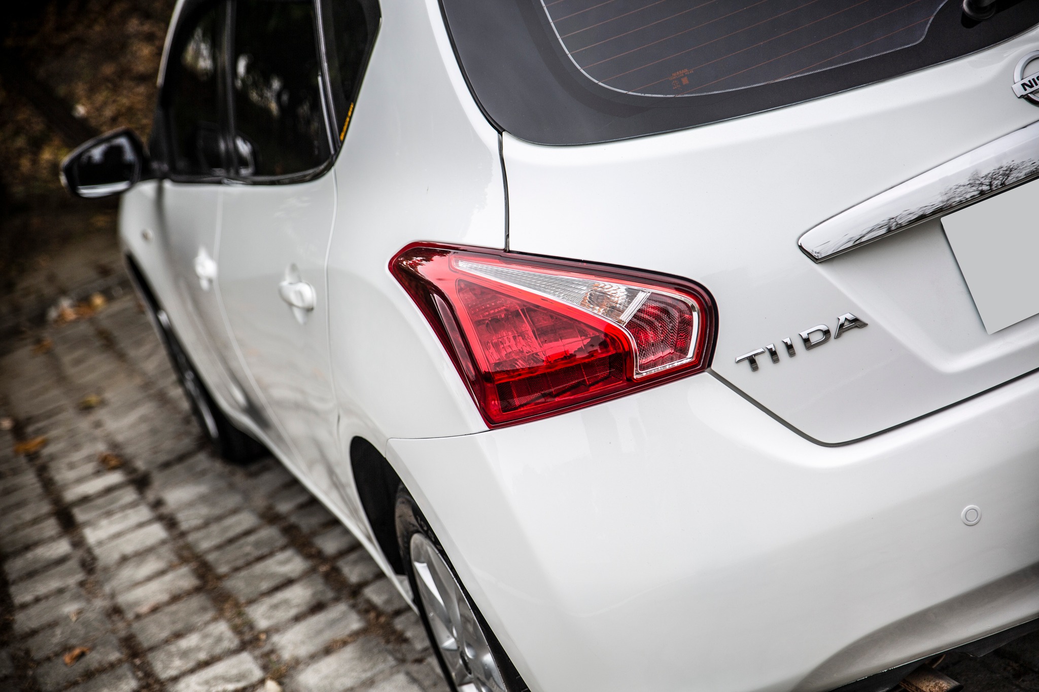 【滿18歲即可申貸】14年 Big Tiida 豪華版 免鑰匙 恆溫 定速  第3張相片