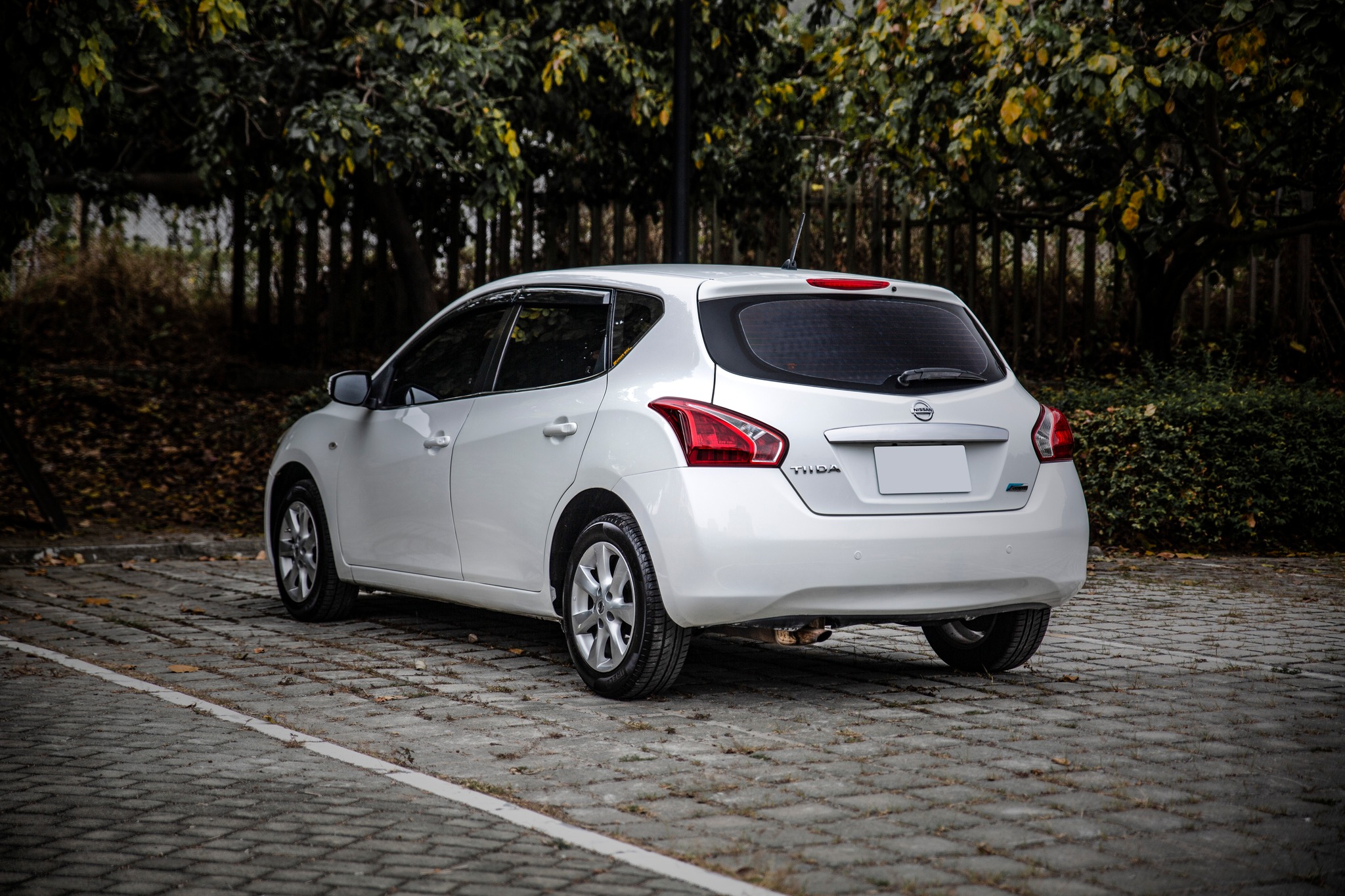 【滿18歲即可申貸】14年 Big Tiida 豪華版 免鑰匙 恆溫 定速  第8張相片