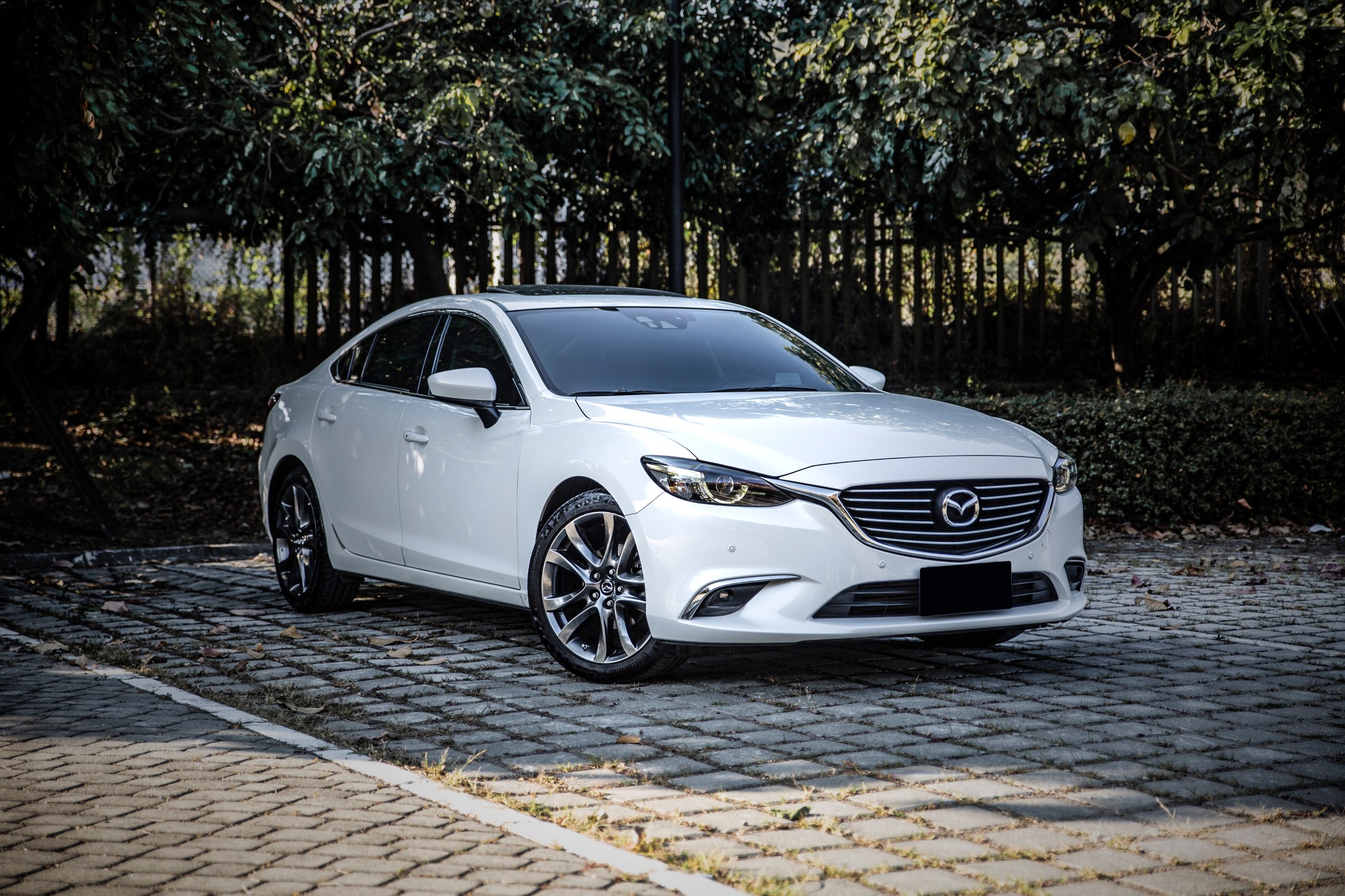【滿18歲即可申貸】15年 Mazda6 4D 柴油旗艦型 小改款 BOSE音響  第1張相片