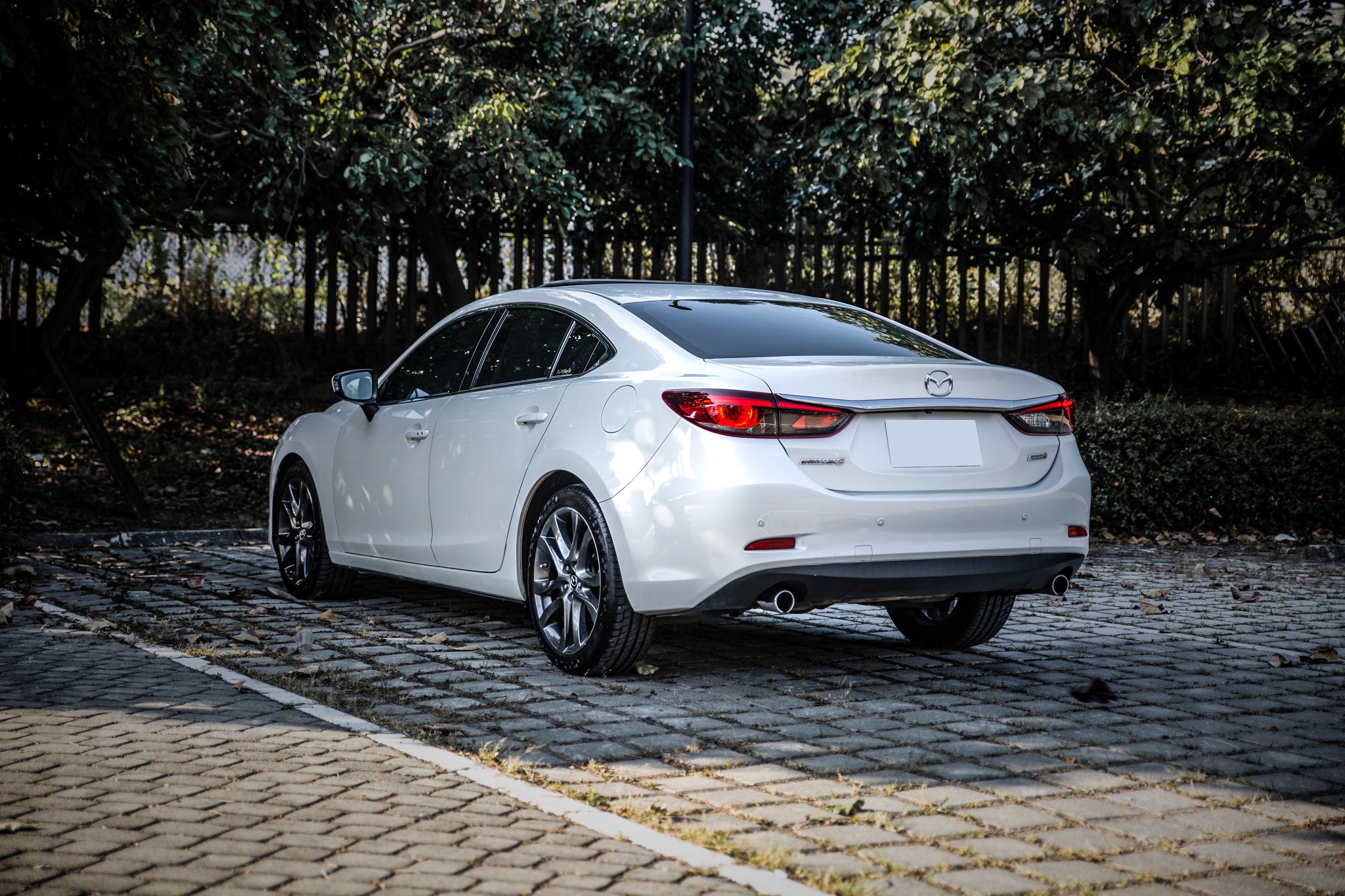 【滿18歲即可申貸】15年 Mazda6 4D 柴油旗艦型 小改款 BOSE音響  第3張相片
