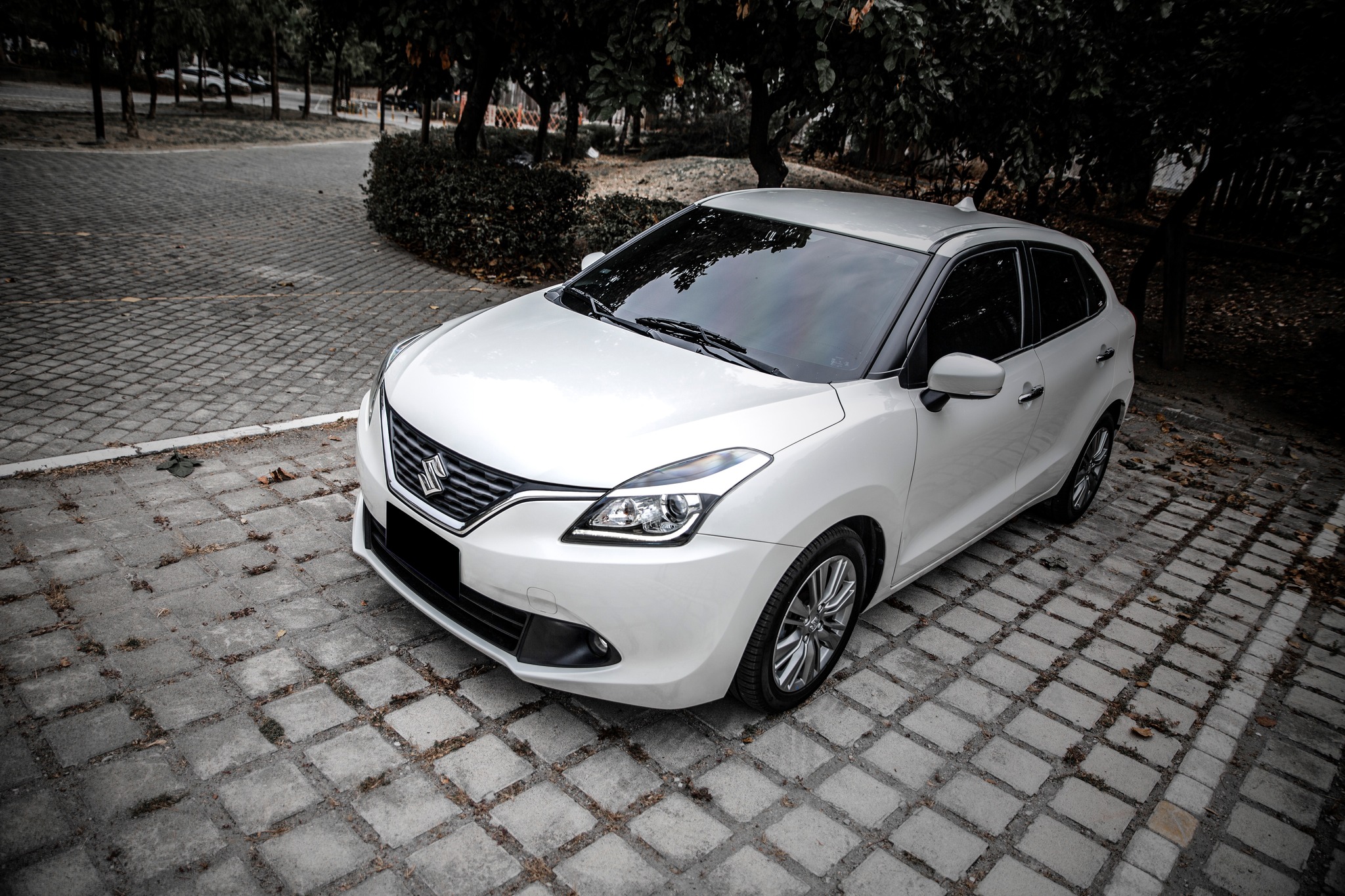 【滿18歲即可申貸】17年 Baleno GLX 6安 免鑰匙 恆溫 安卓機  第5張相片
