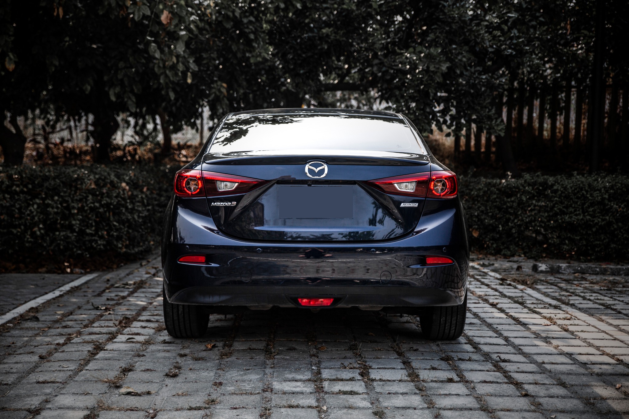 【滿18歲即可申貸】17年 Mazda3 4D 旗艦 BOSE音響 駕駛電動椅  第4張相片