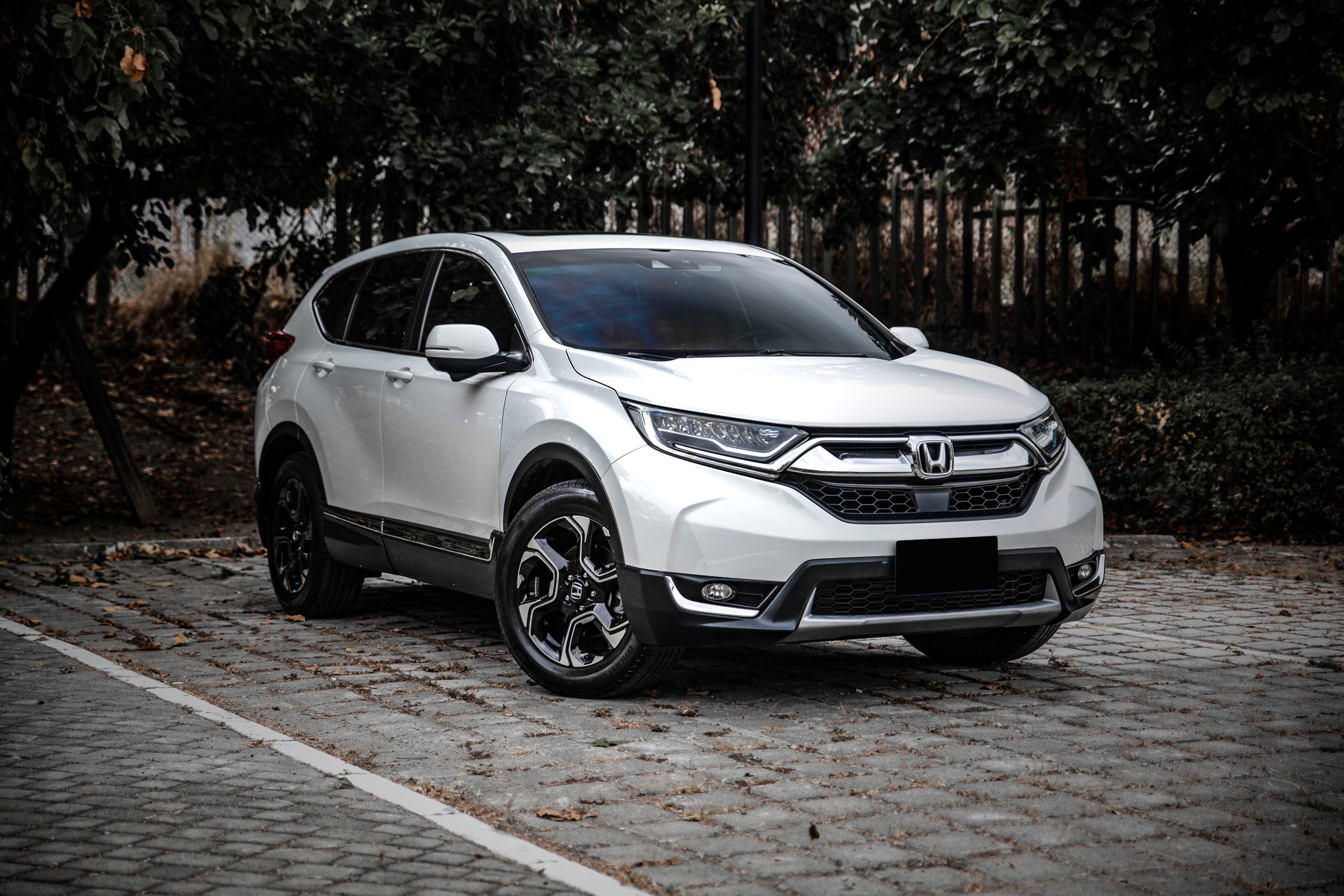 【滿18歲即可申貸】18年 CR-V S 5代 ACC跟車 全景天窗 電尾門  第1張相片